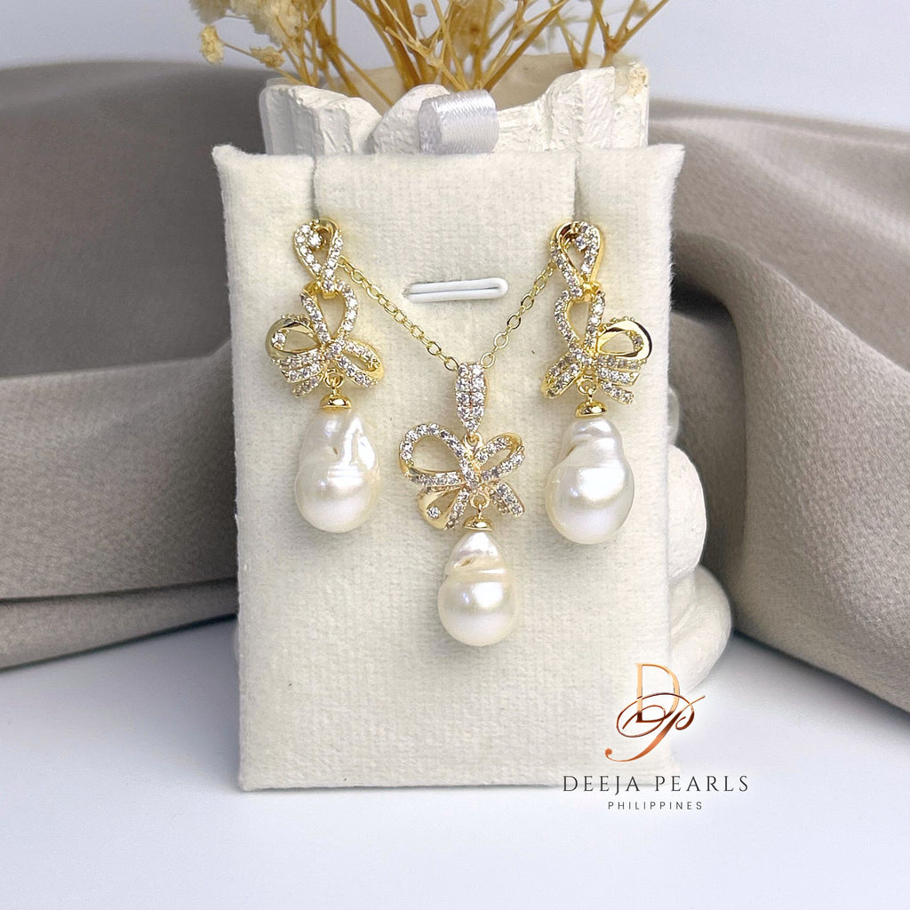 DPS114 • Baroque Freshwater Pearl Earrings and Necklace