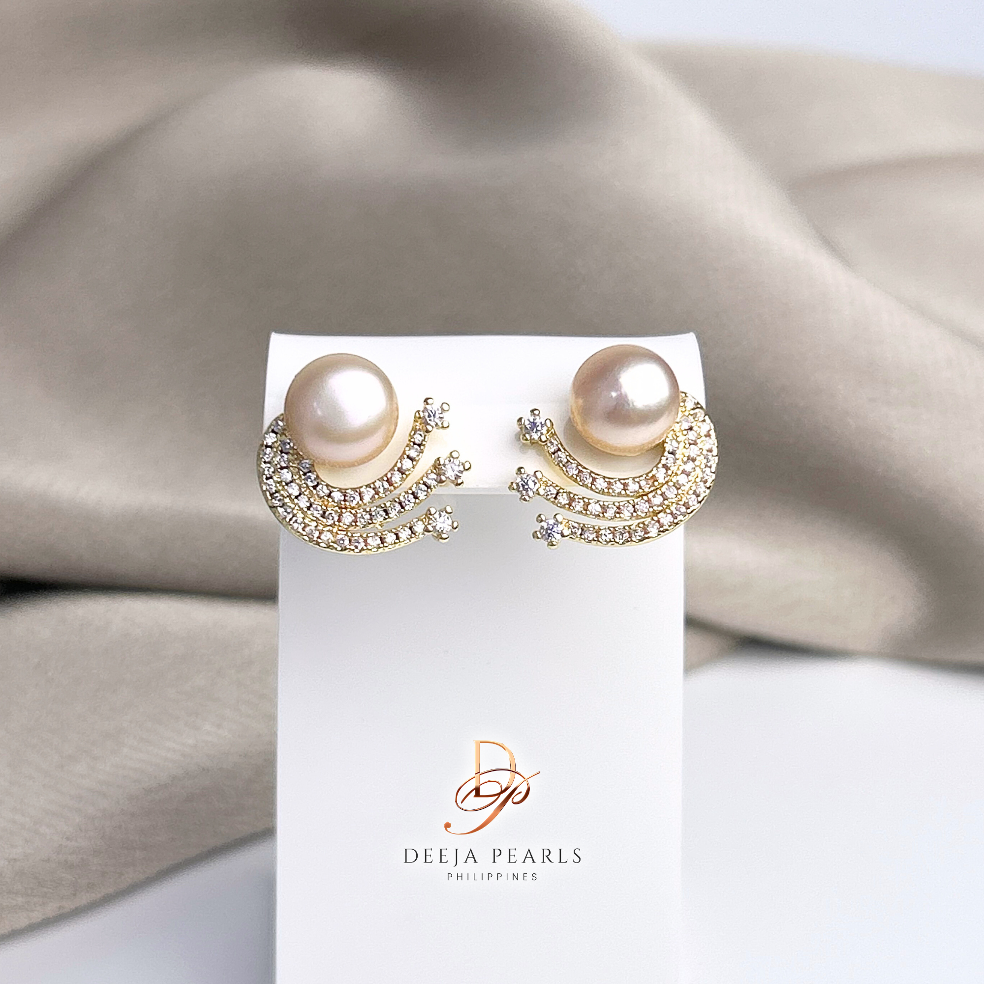 DPE151 • Freshwater Pearl Stud Earrings