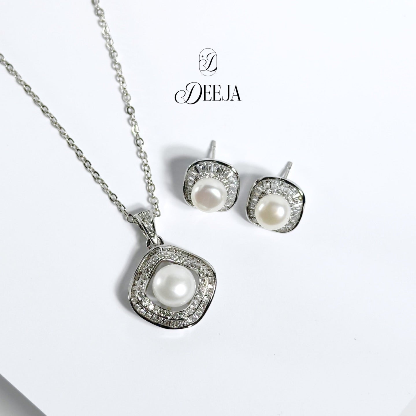 Freshwater Pearl Earrings and Necklace Set • FWS08