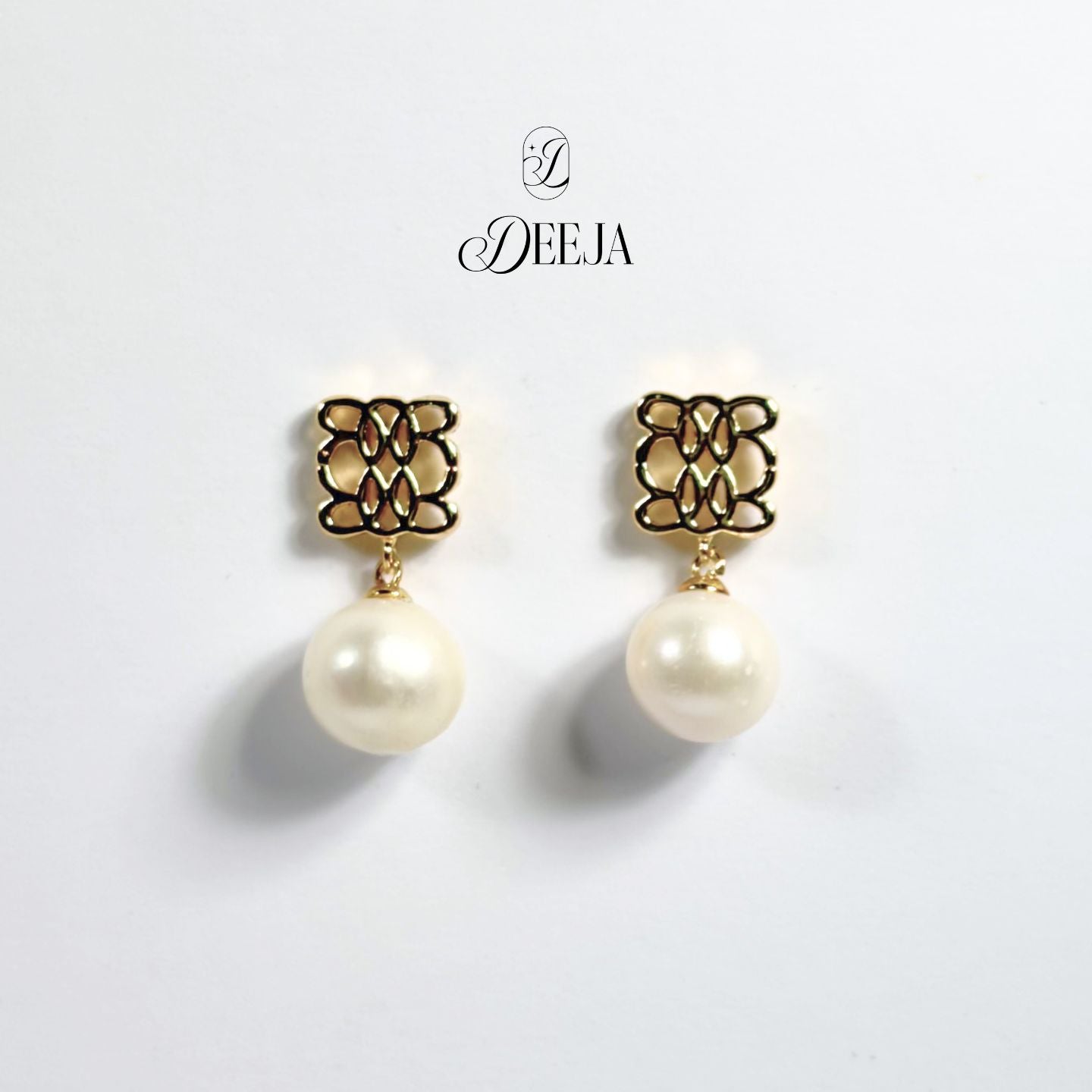 Freshwater Pearl Dangling Earrings • FWE02