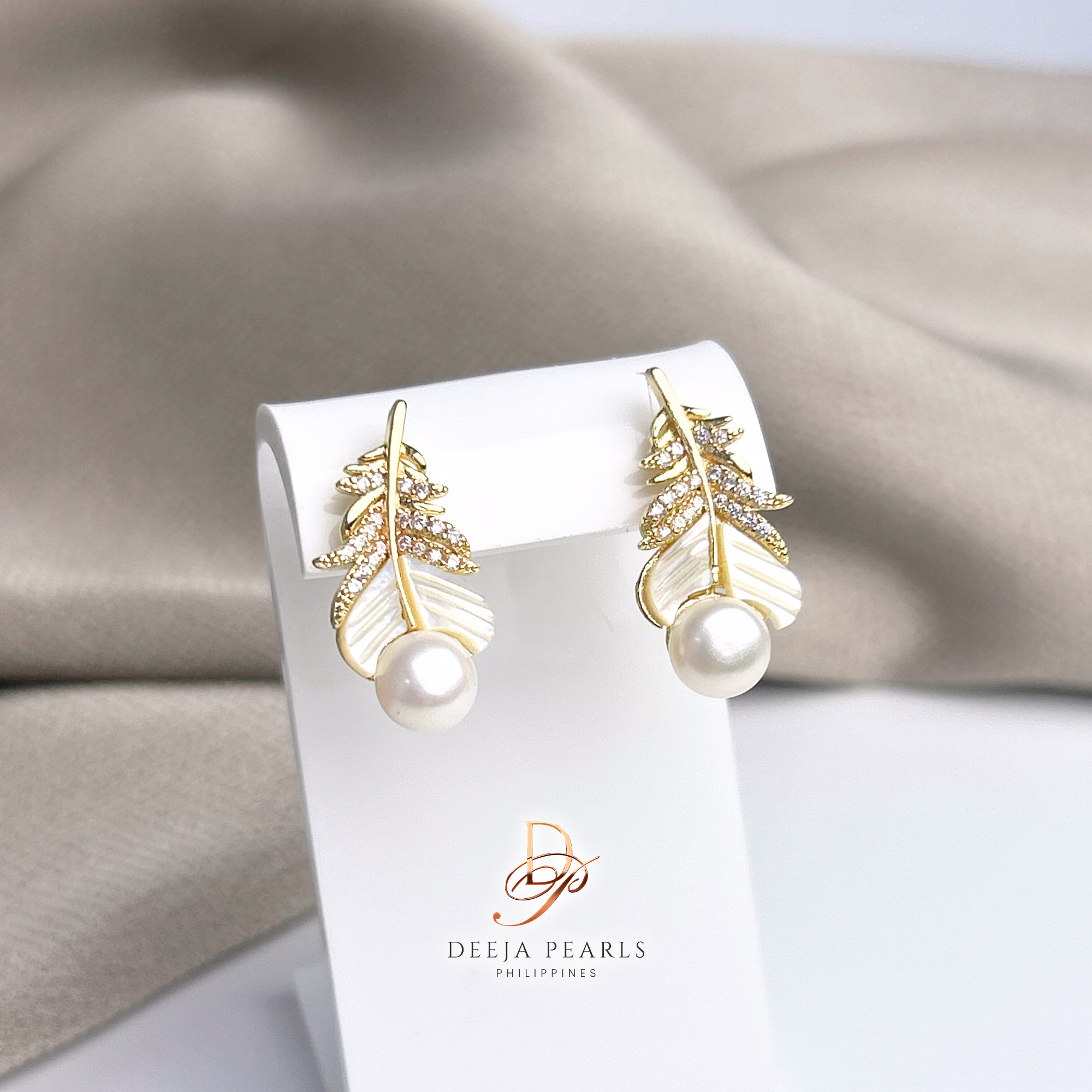 DPE118 • Freshwater Pearl Stud Earrings