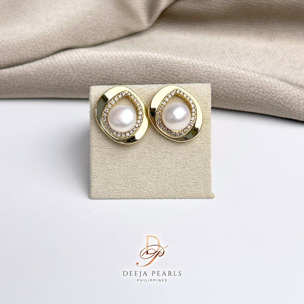 DPE105 • Freshwater Pearl Stud Earrings