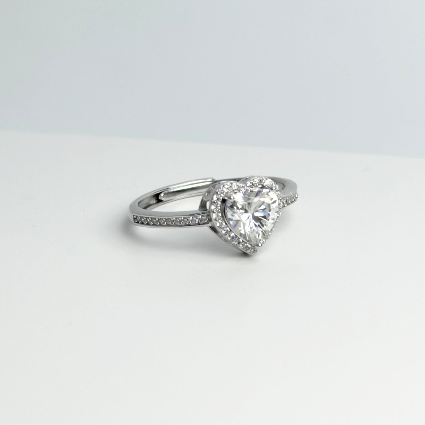 Moissanite 1ct Heart Cut Halo Solitaire Ring