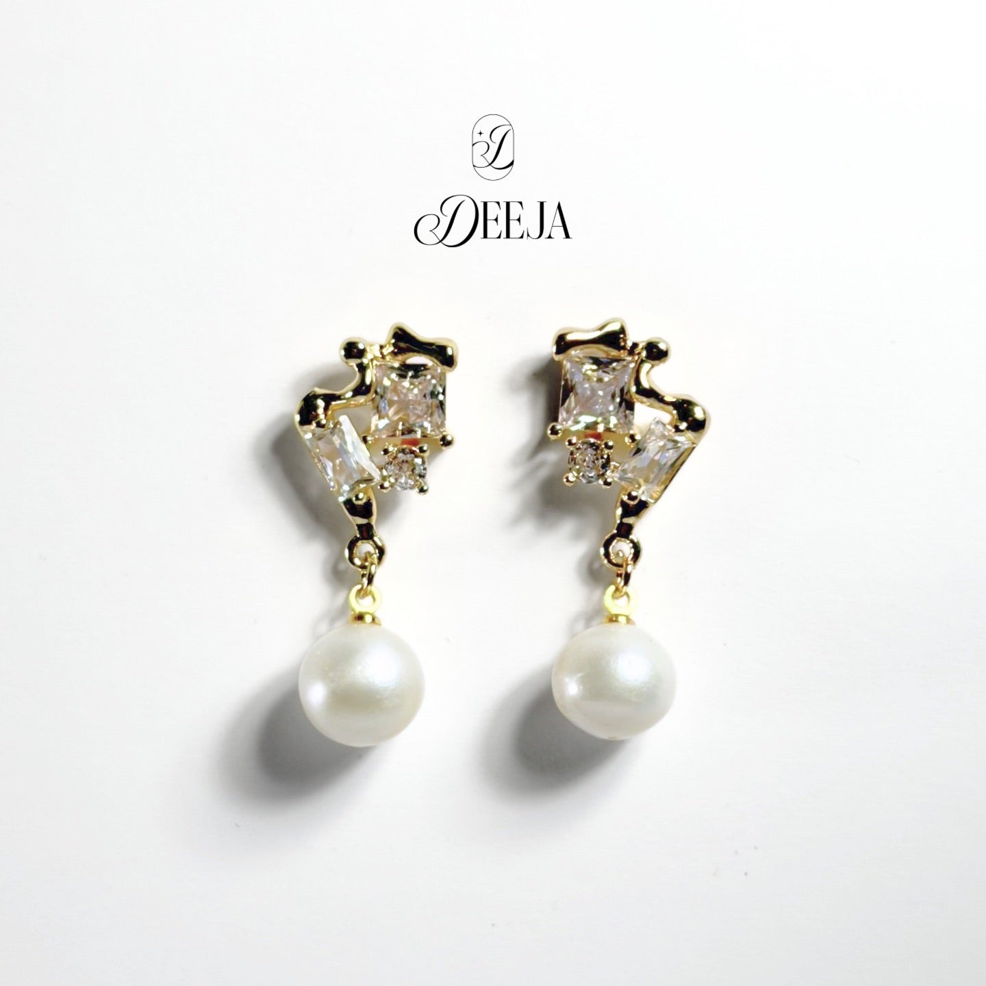 Freshwater Pearl Dangling Earrings • FWE12