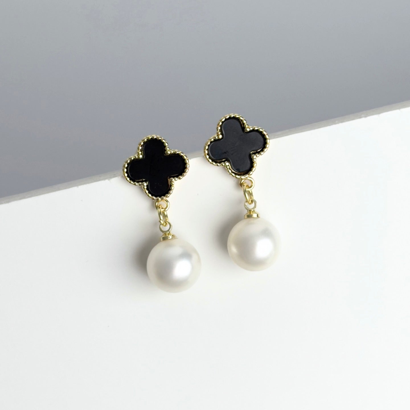 Freshwater Pearl Dangling Earrings