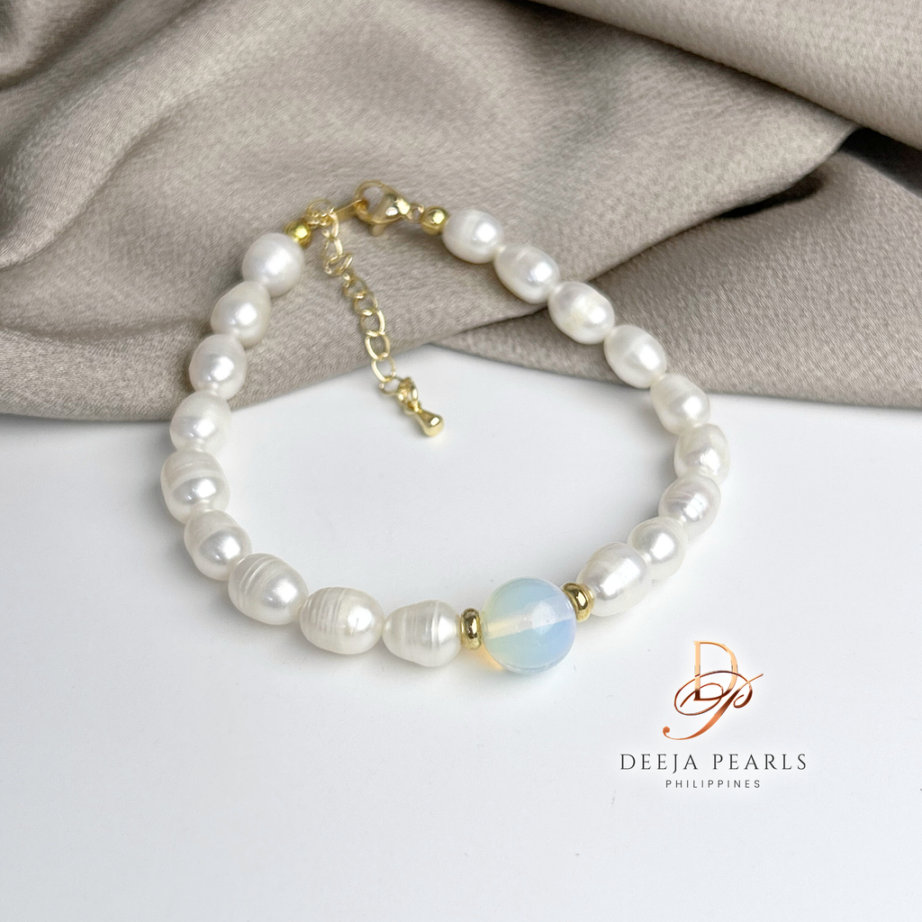 DPB117 • Freshwater Pearl with Moonstone Natural Gemstone