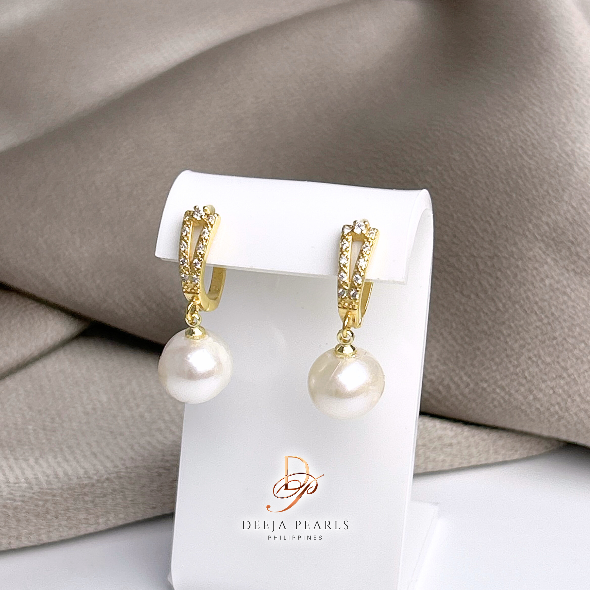 DPE143 • Freshwater Pearl Clip Earrings