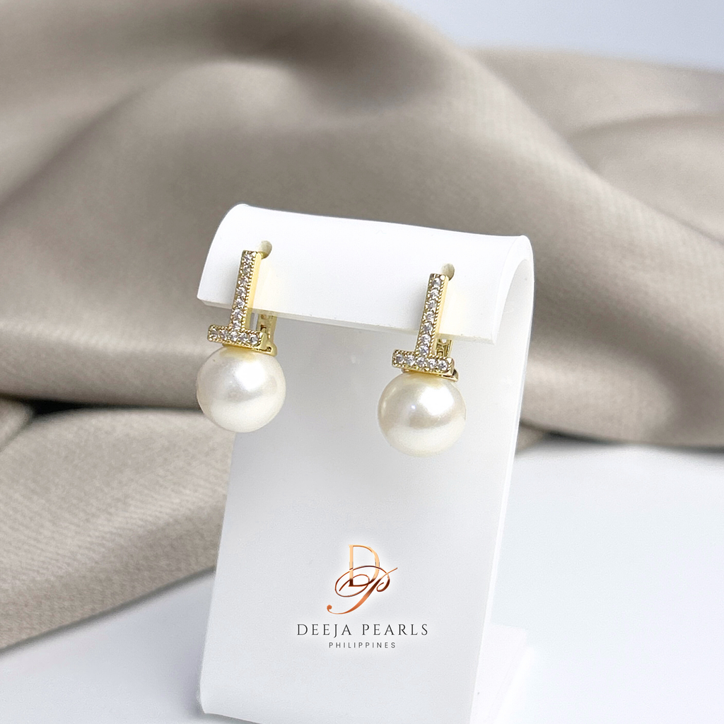 DPE156 • Freshwater Pearl Clip Earrings
