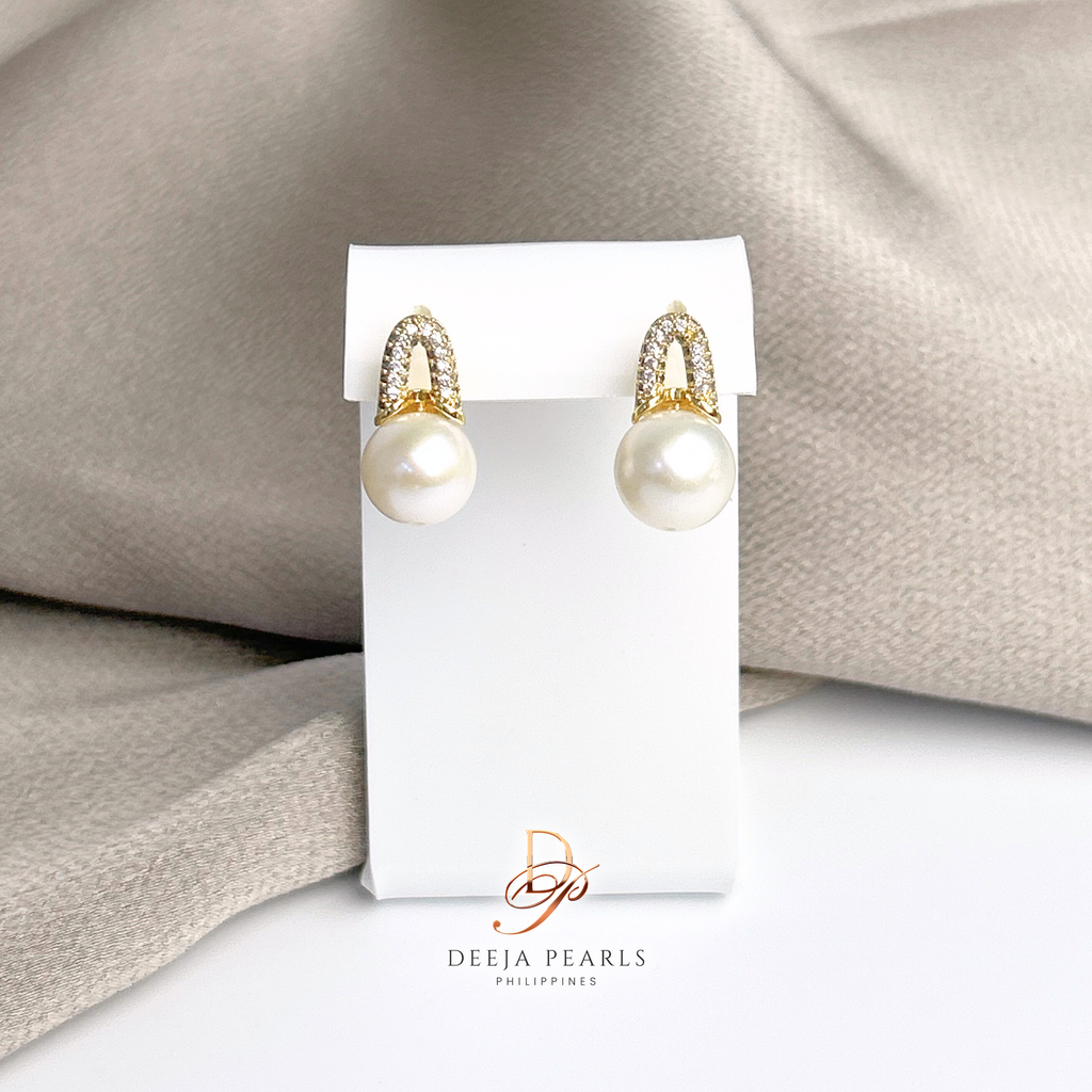 DPE146 • Freshwater Pearl Stud Earrings