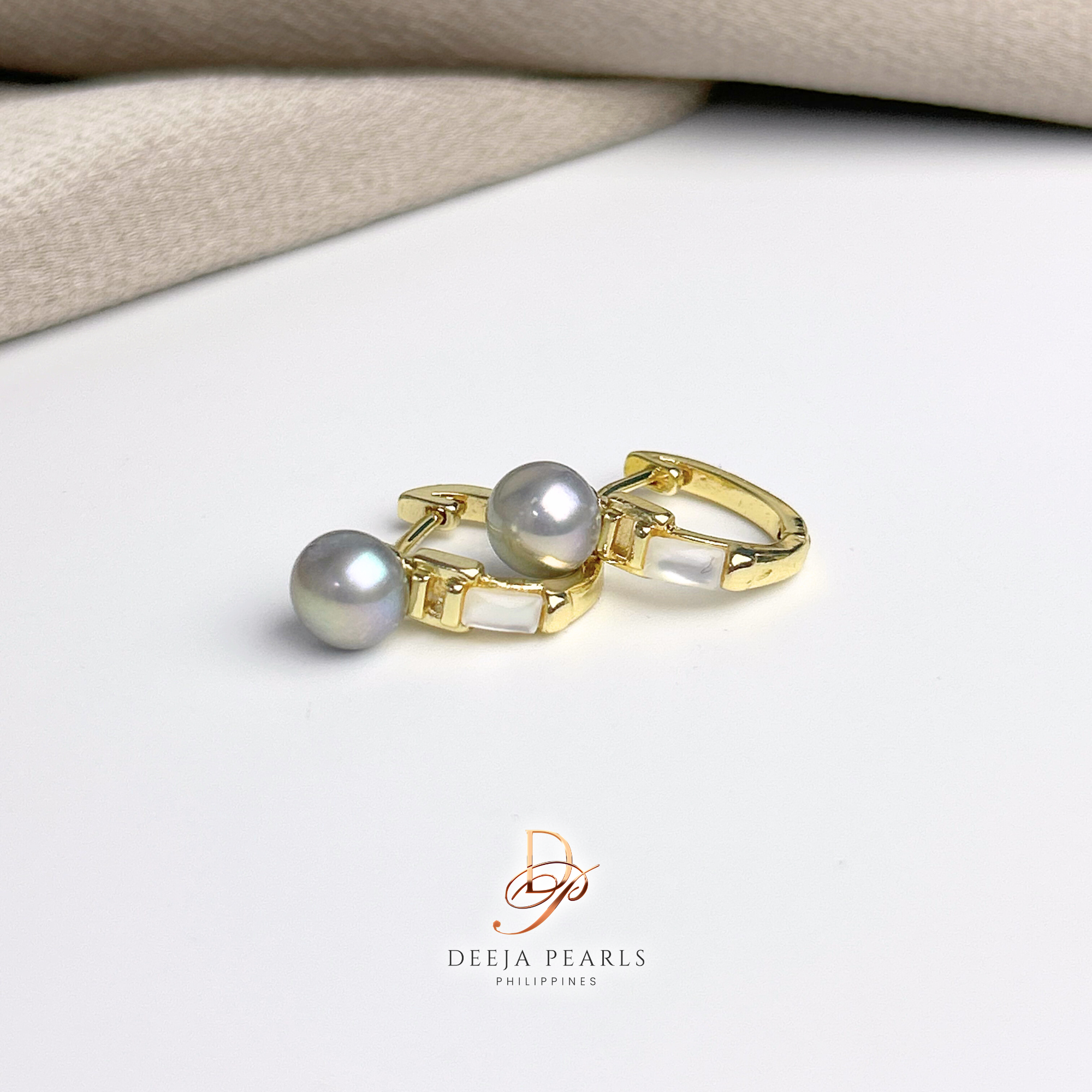 DPE161 • Freshwater Pearl Clip Earrings