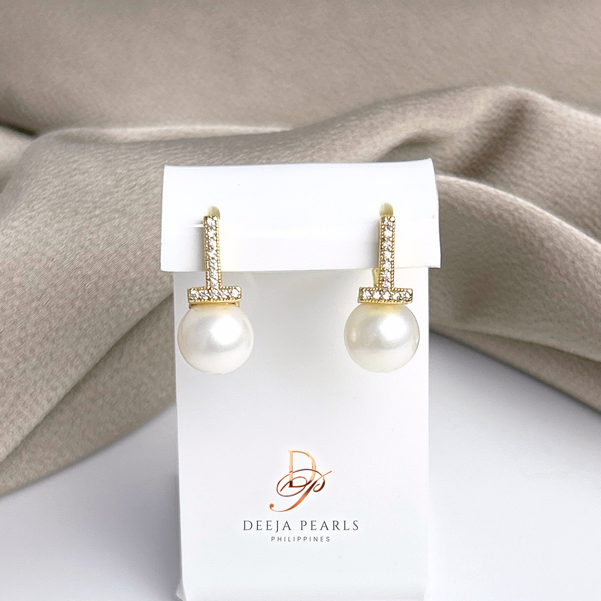 DPE136 • Freshwater Pearl Clip Earrings