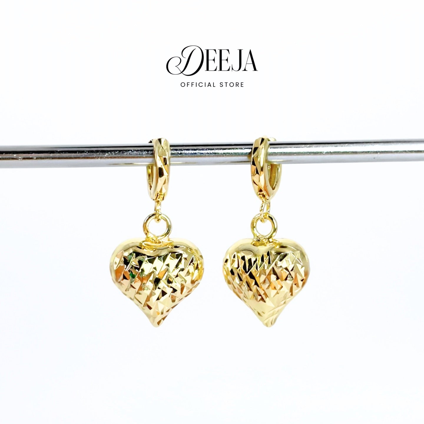 Deeja • Chunky Heart Diamond-cut Clip Earrings 18K Gold Coated XN10750