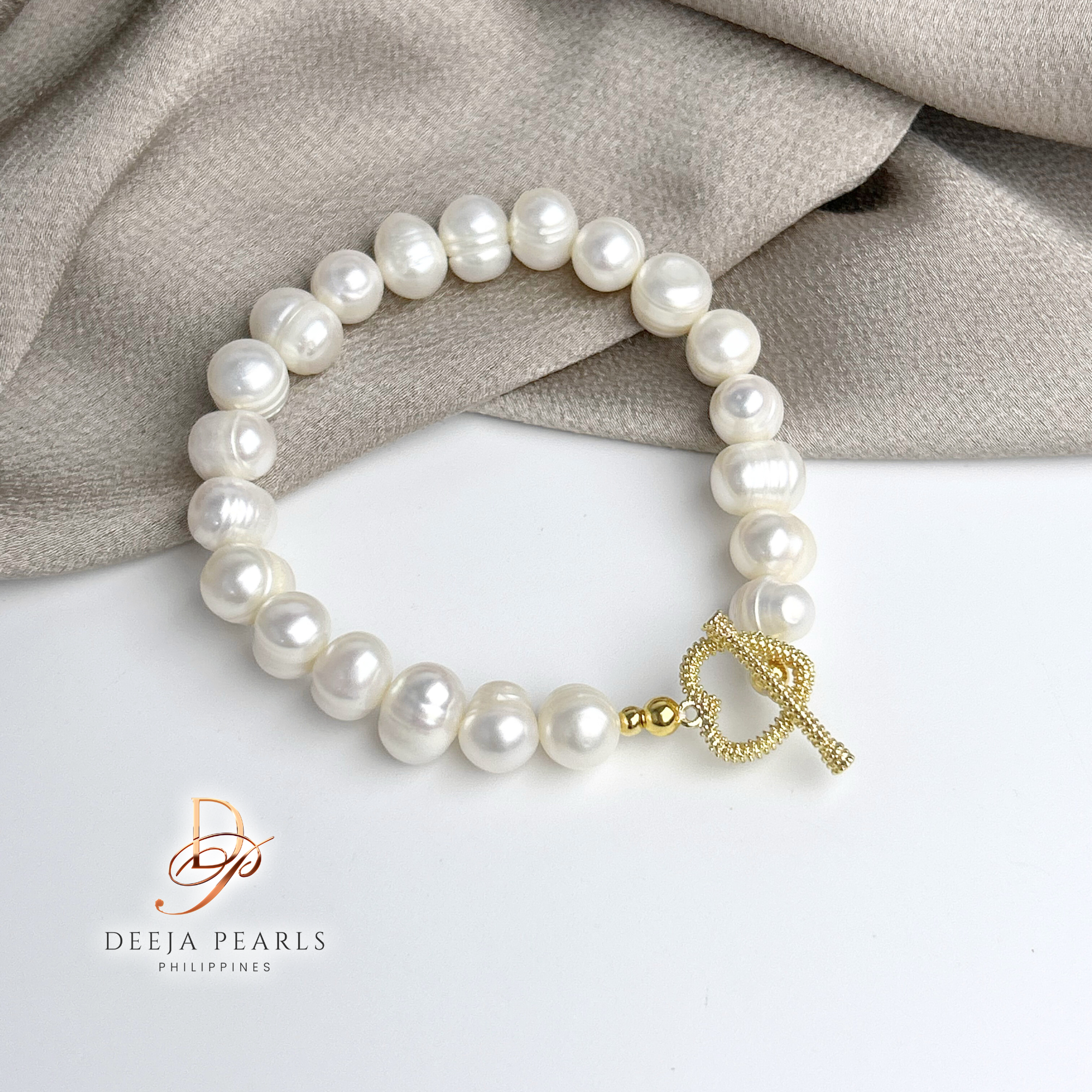 DPB107 • Freshwater Pearl Bracelet in Heart Buckle Lock