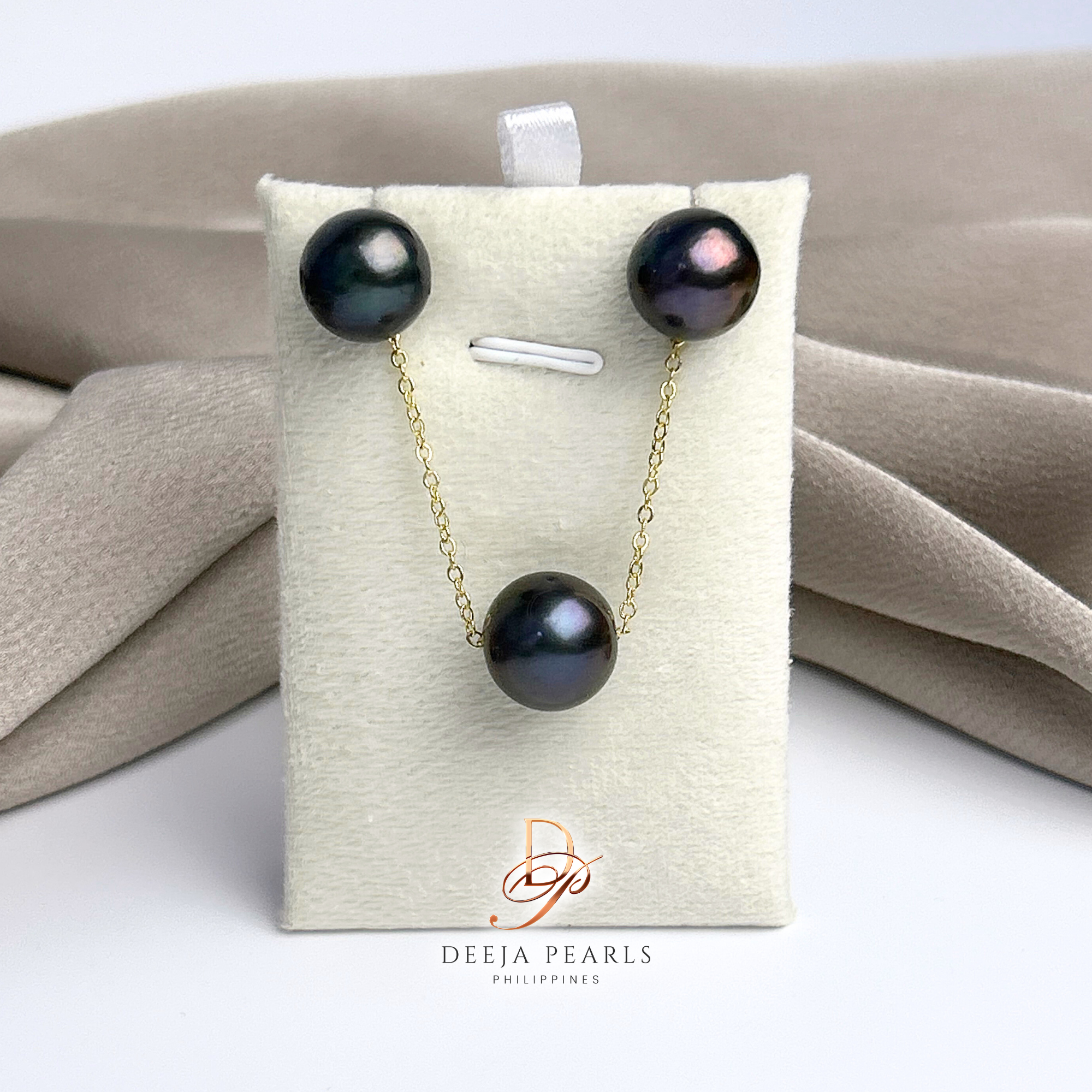 DPS121 • Edison Pearl Round AA Floating Necklace and Stud Earrings