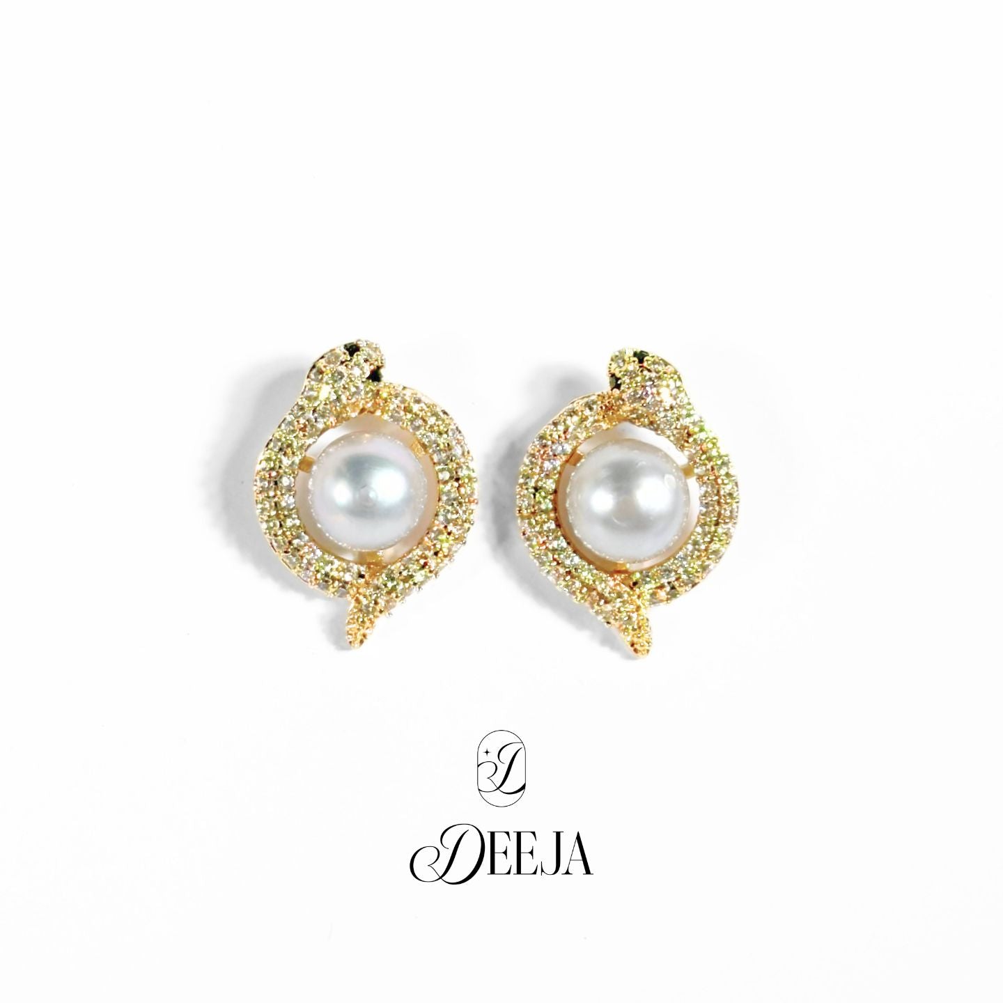 Freshwater Pearl Stud Earrings • FWE18