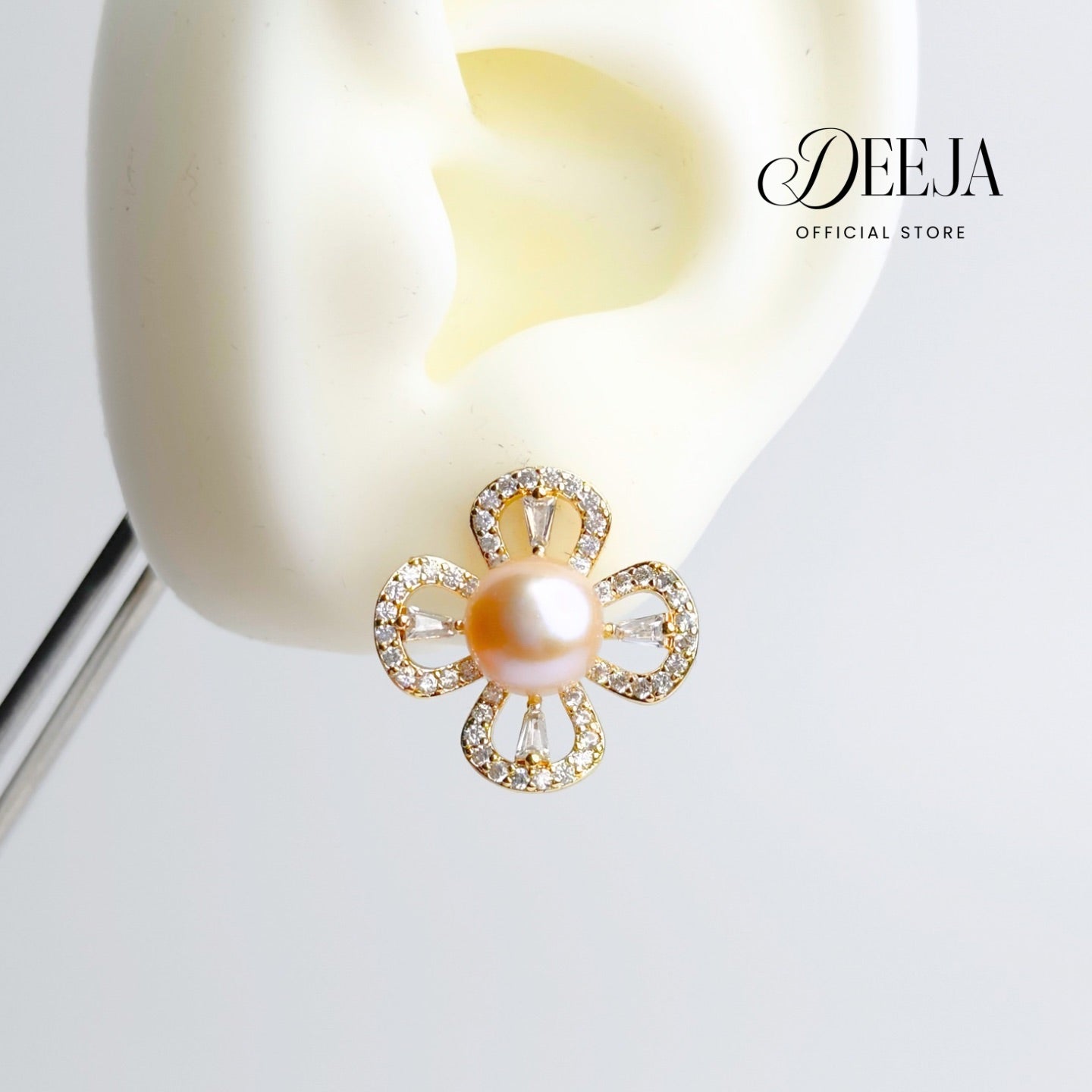 Deeja • Open Clover Stud Earrings Freshwater Pearl FPE10150