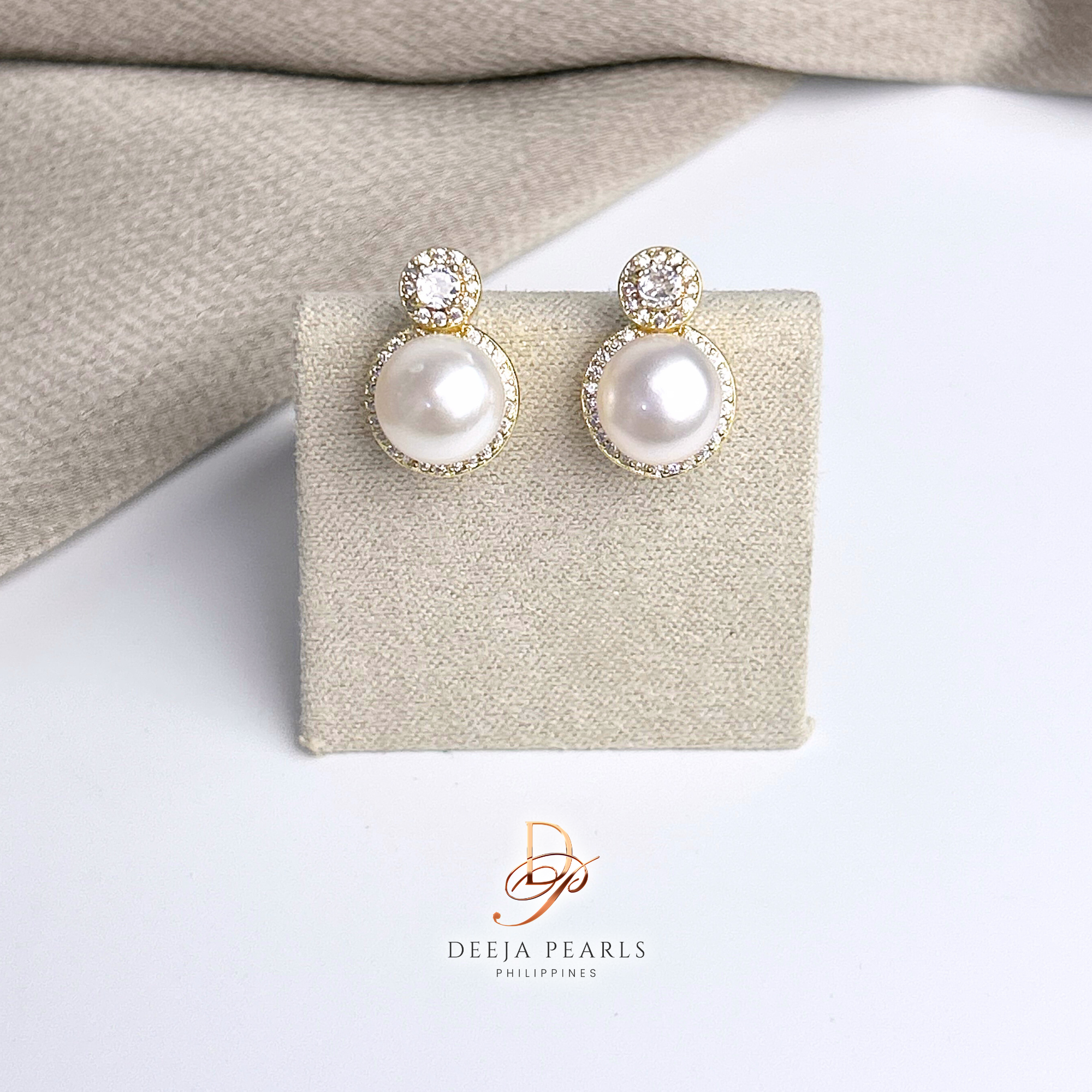 DPE158 • Freshwater Pearl Stud Earrings