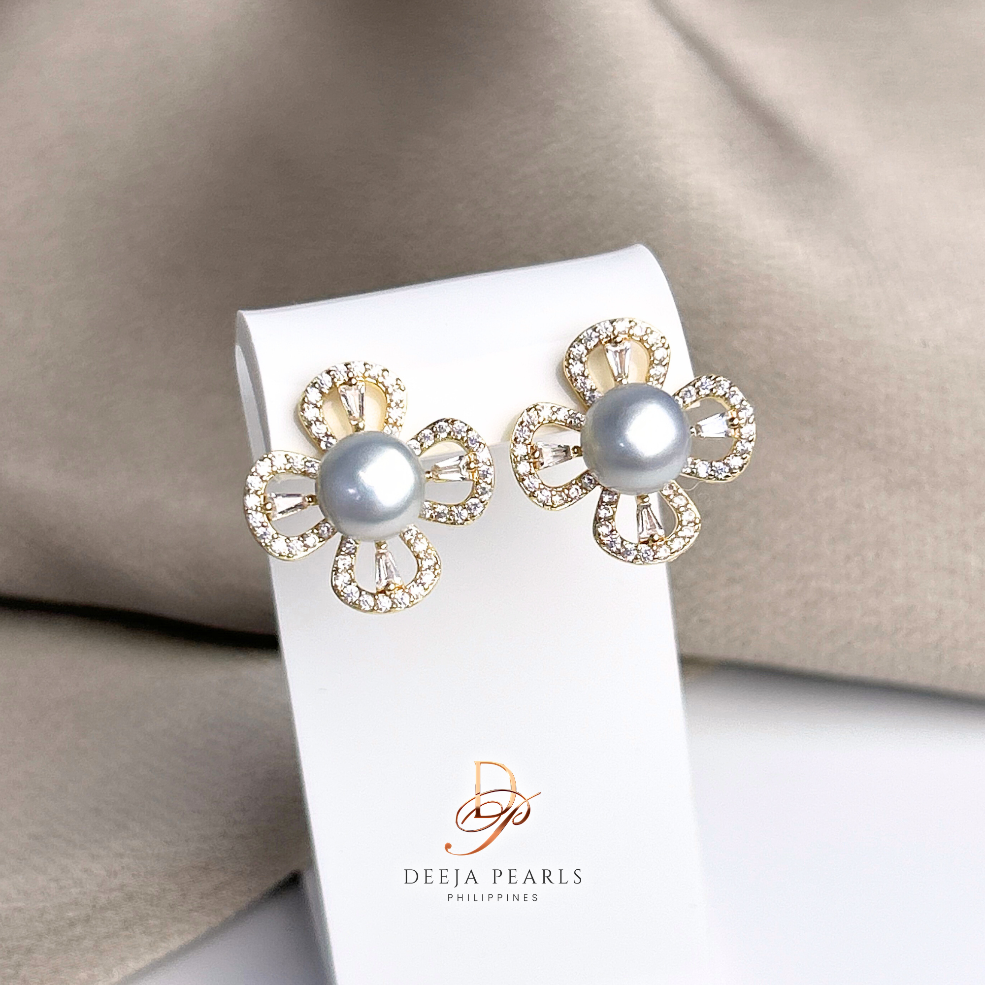 DPE165 • Freshwater Pearl Stud Earrings