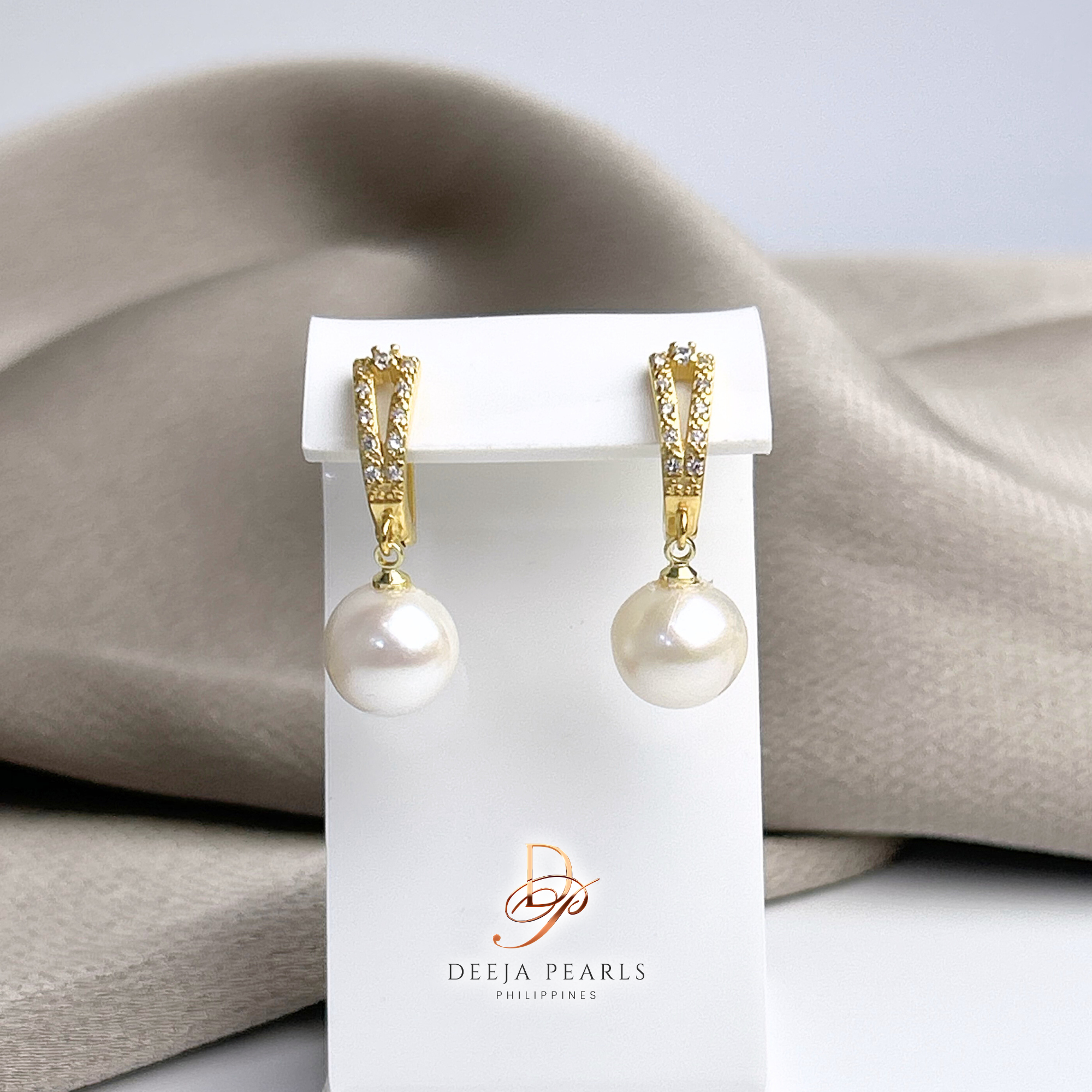 DPE143 • Freshwater Pearl Clip Earrings