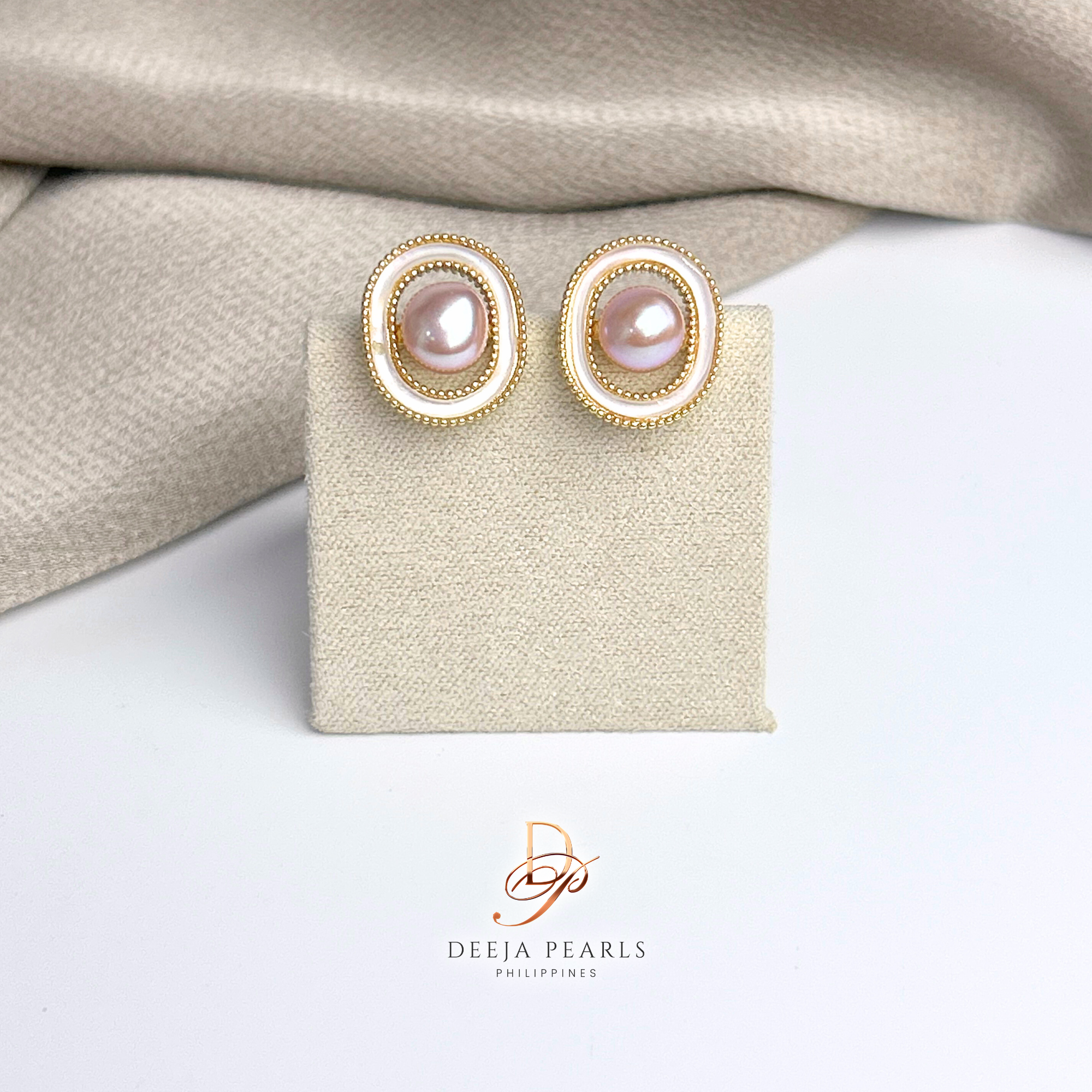 DPE131 • Freshwater Pearl Stud Earrings