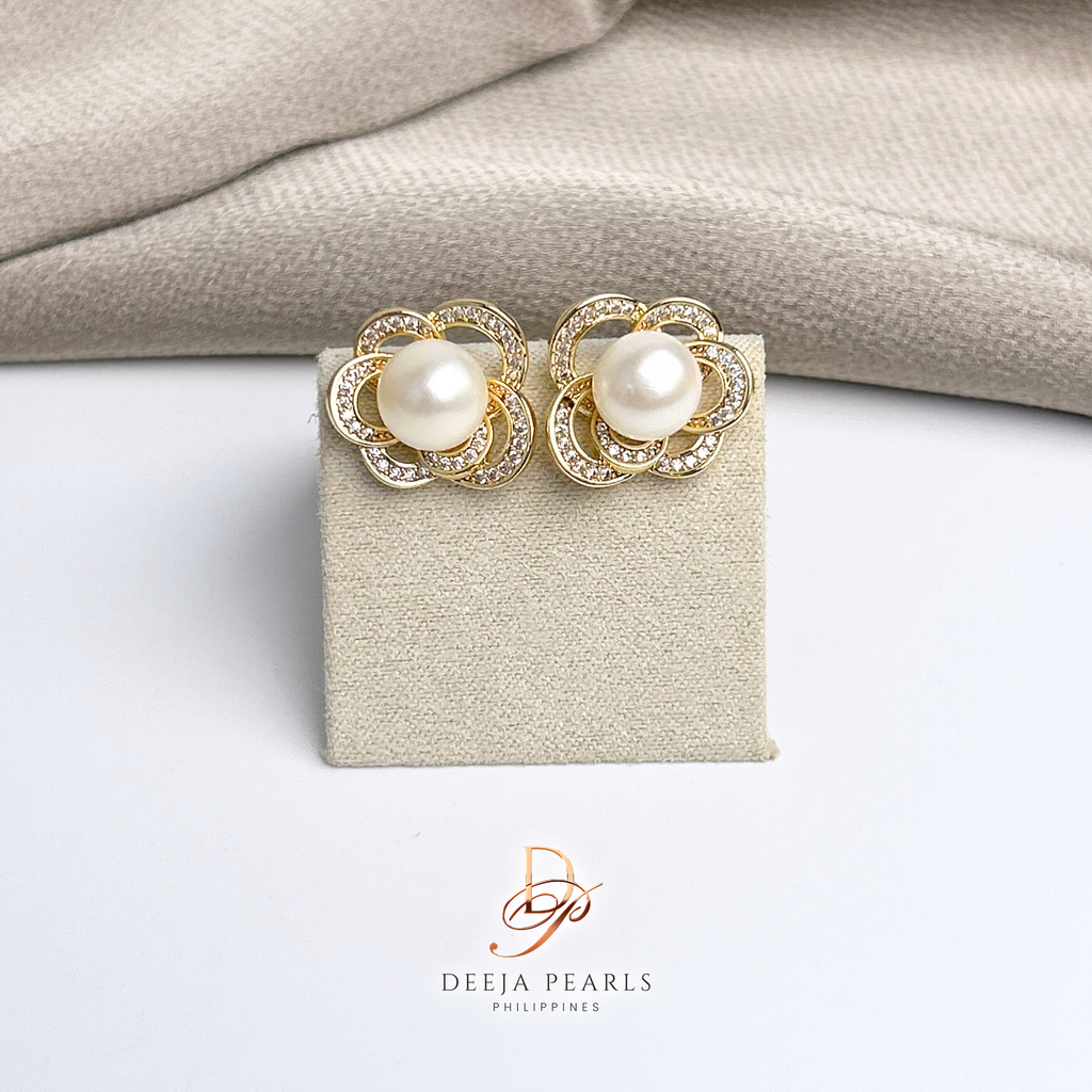 DPE108 • Freshwater Pearl Stud Earrings