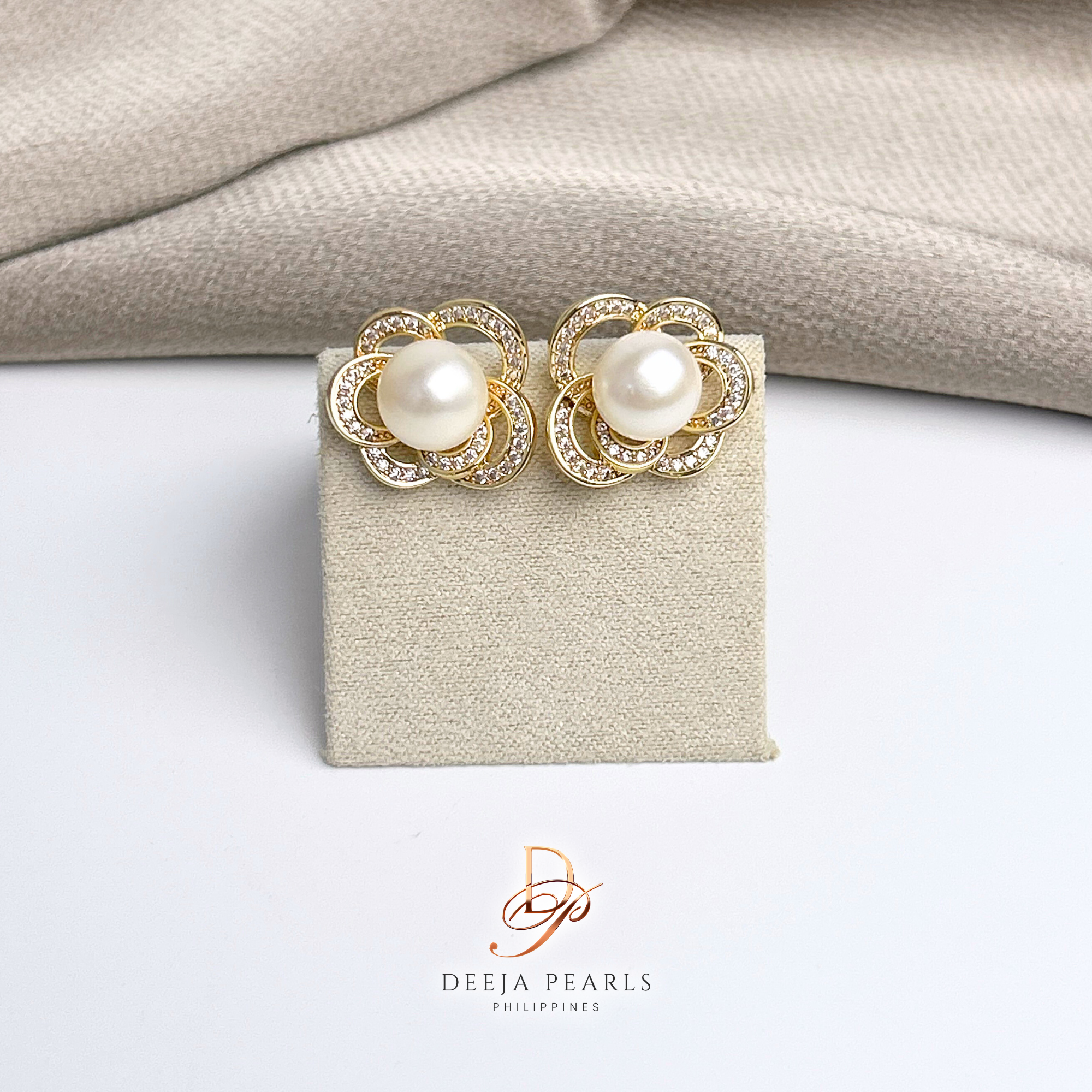 DPE108 • Freshwater Pearl Stud Earrings