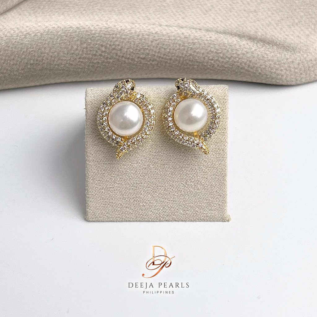 DPE130 • Freshwater Pearl Stud Earrings