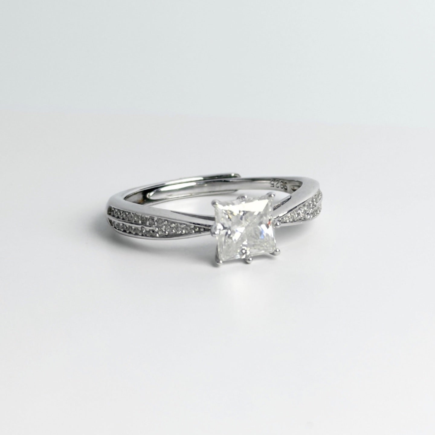 Moissanite 1ct Princess Cut Solitaire Ring