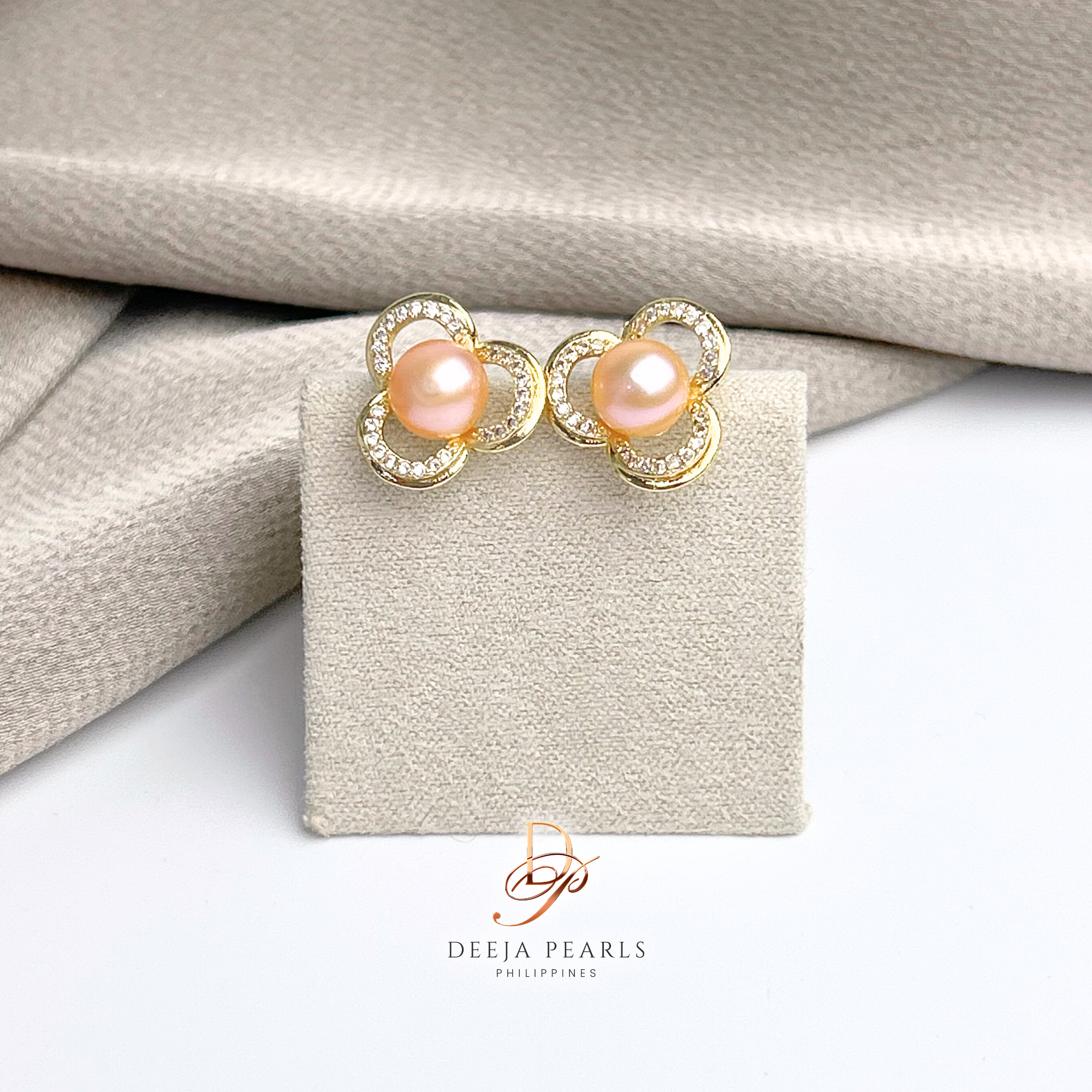 DPE129 • Freshwater Pearl Stud Earrings