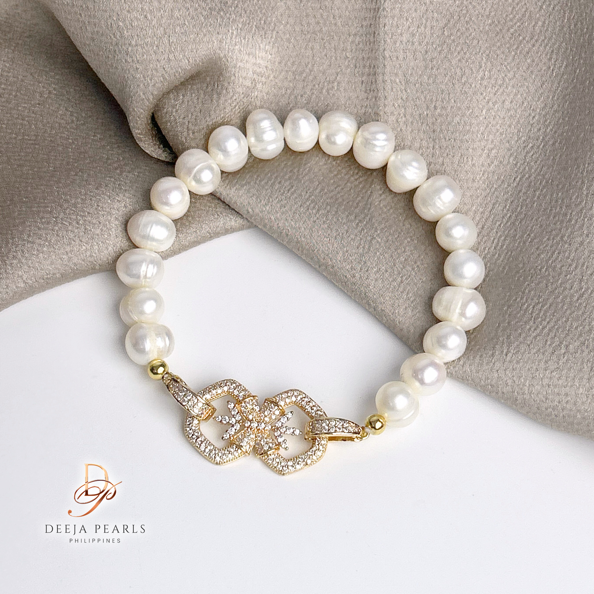 DPB126 • Freshwater Pearl Bracelet in Pendant Lock