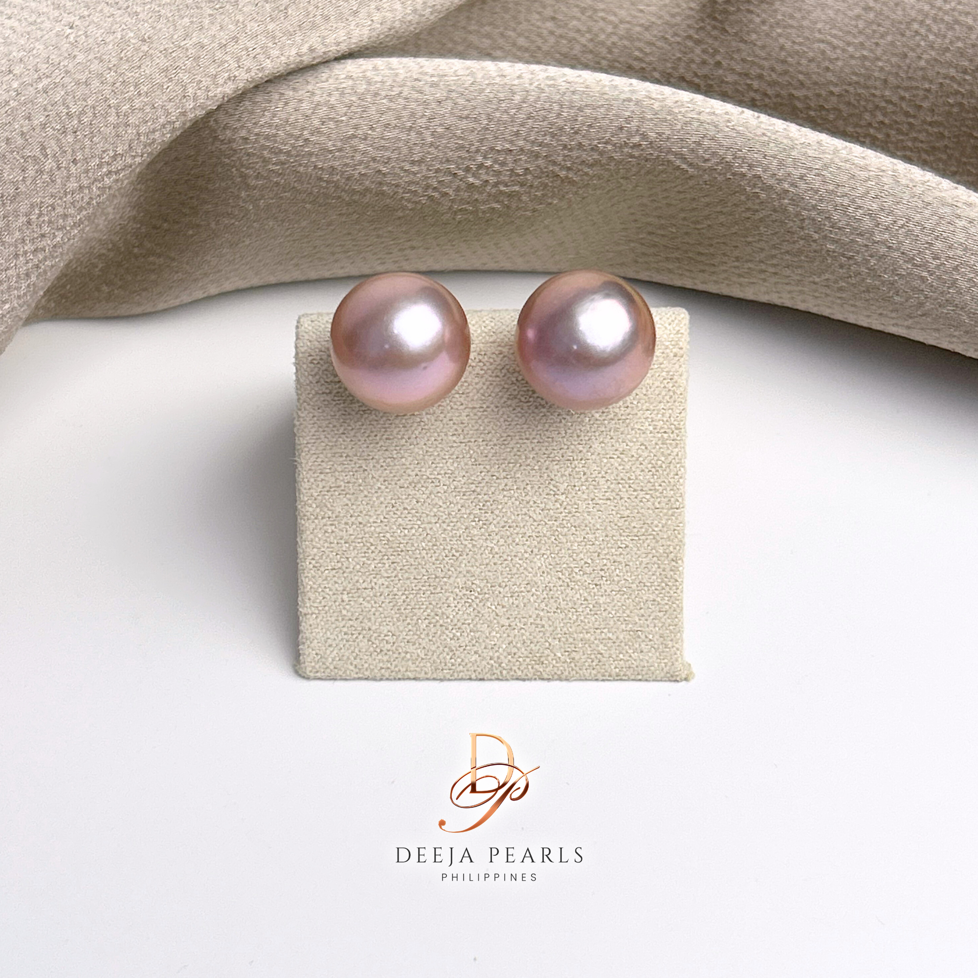 DPE132 • Edison Pearl Round AA Stud Earrings