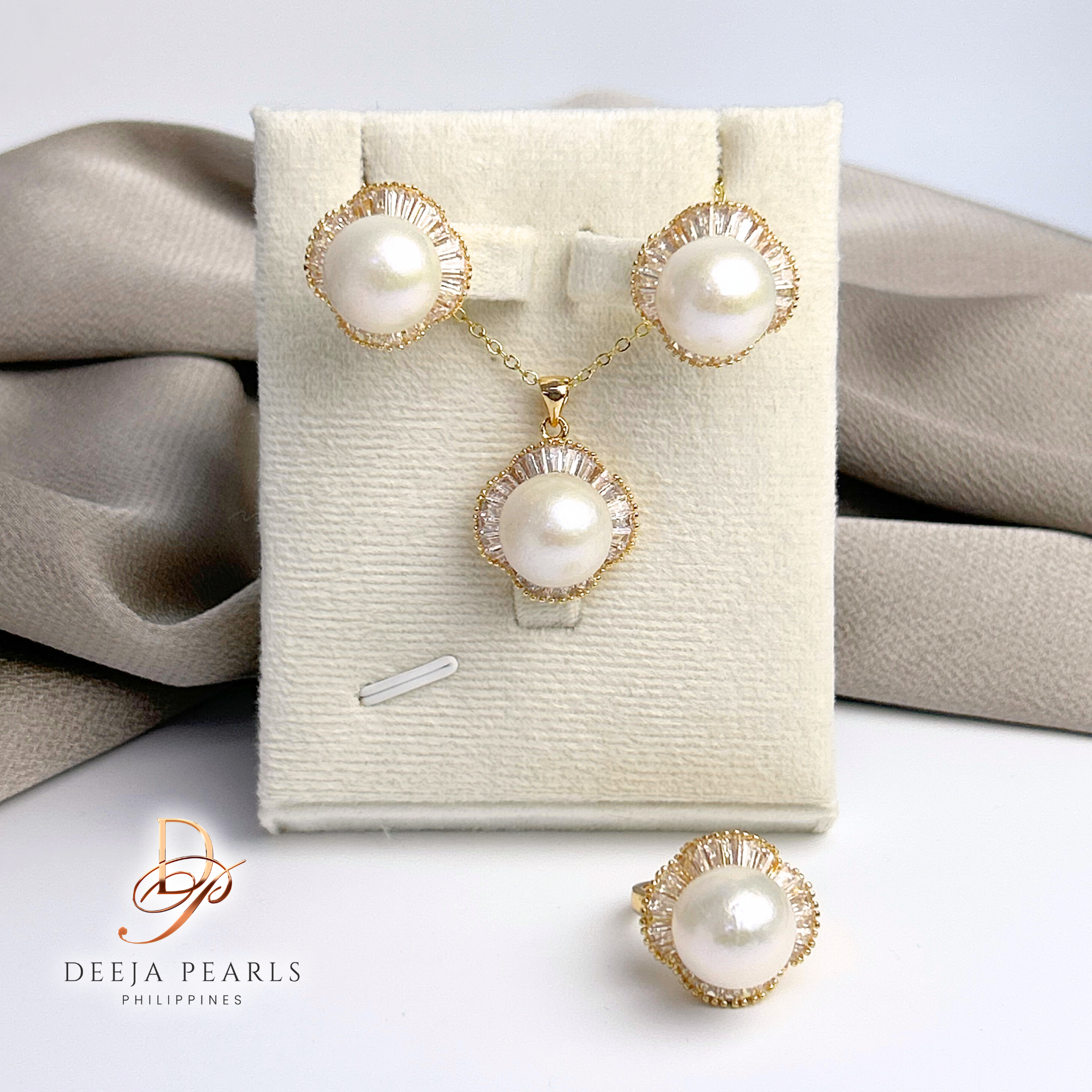 EPS122 • Edison Pearl Set of Necklace, Earrings and Ring