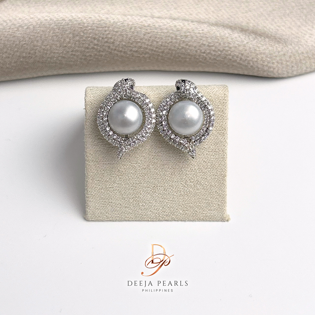 DPE130 • Freshwater Pearl Stud Earrings
