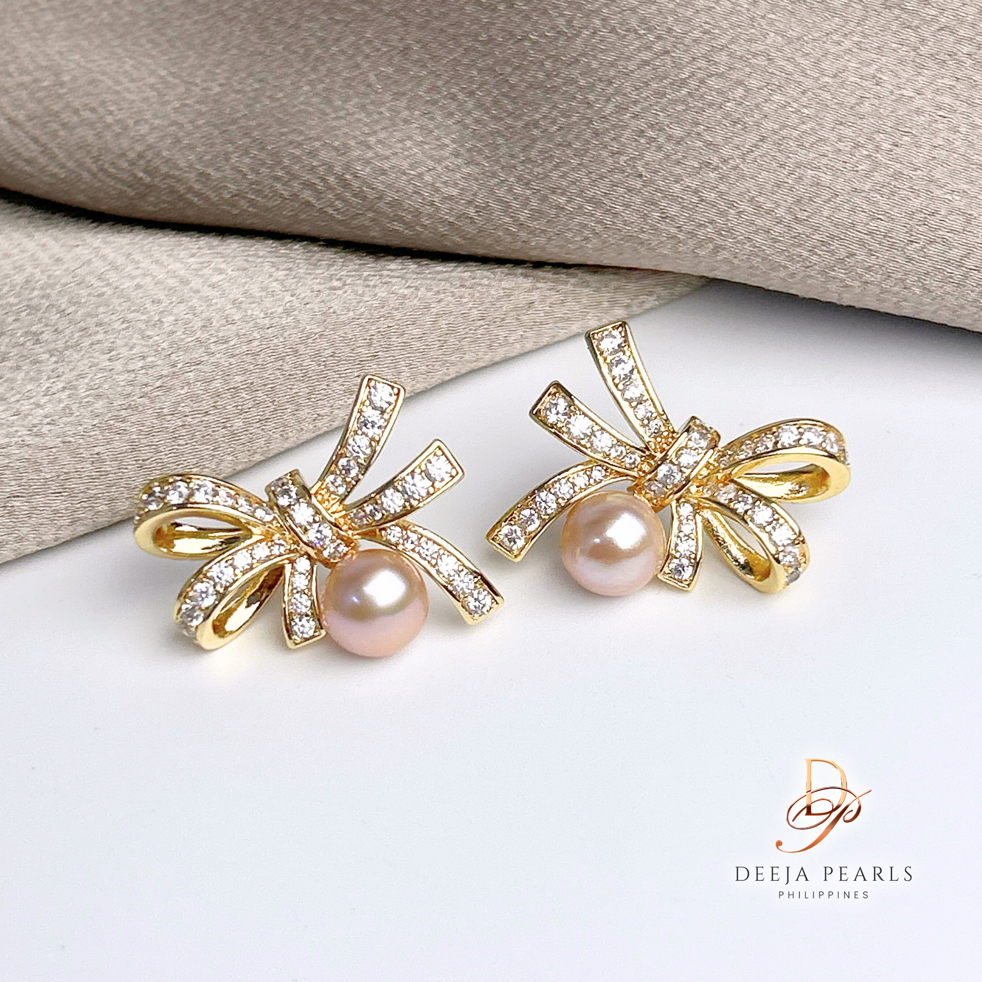 DPE114 • Freshwater Pearl Stud Earrings