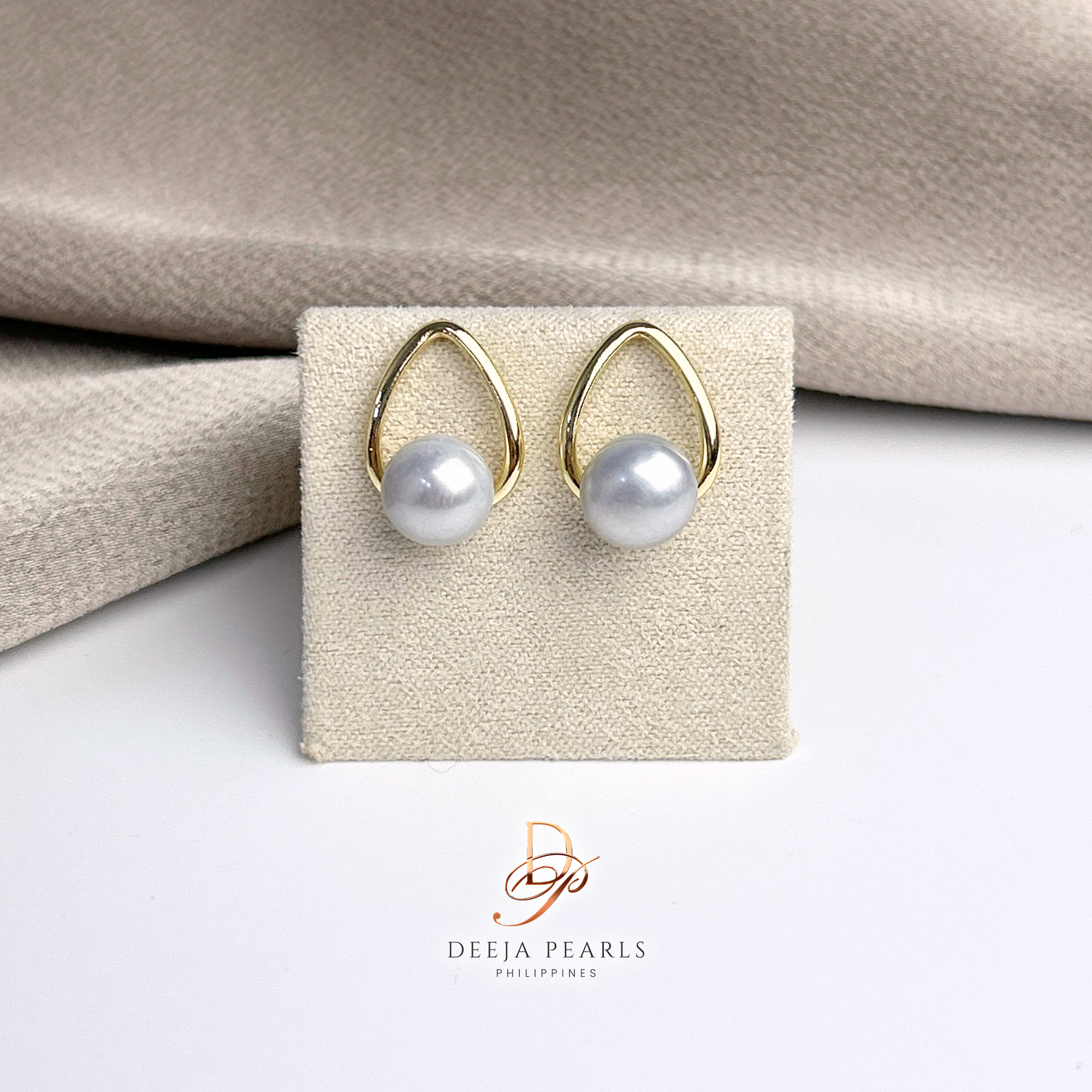 DPE171 • Freshwater Pearl Stud Earrings