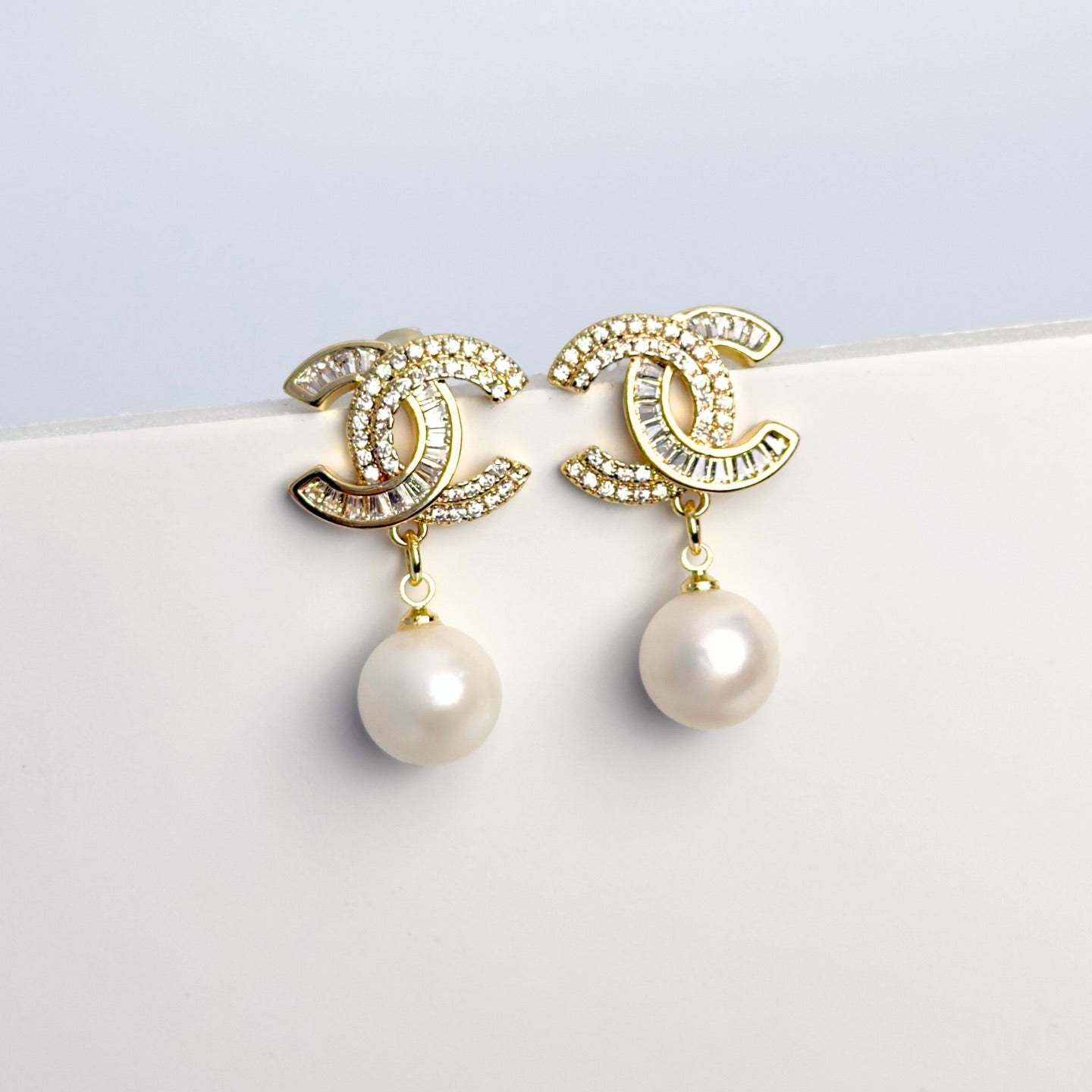 Freshwater Pearl Dangling Earrings