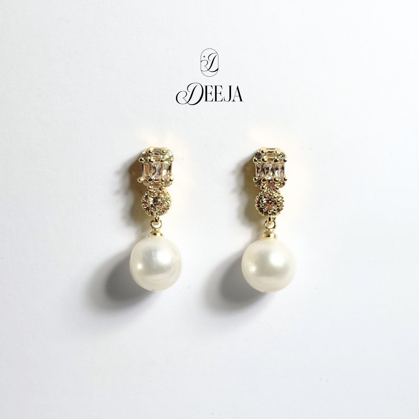 Freshwater Pearl Dangling Earrings • FWE11