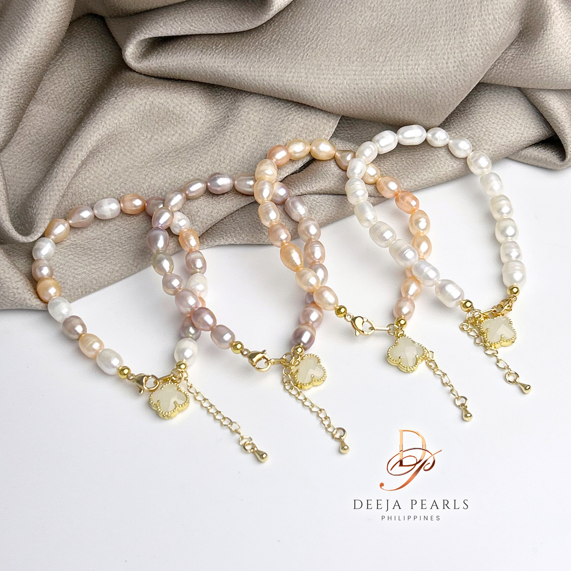 DPB124 • Rice Freshwater Pearl with Moonstone Clover Pendant