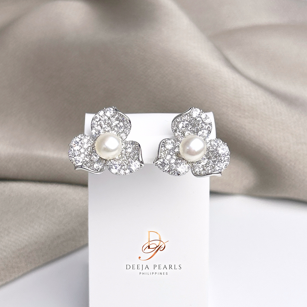DPE149 • Freshwater Pearl Stud Earrings