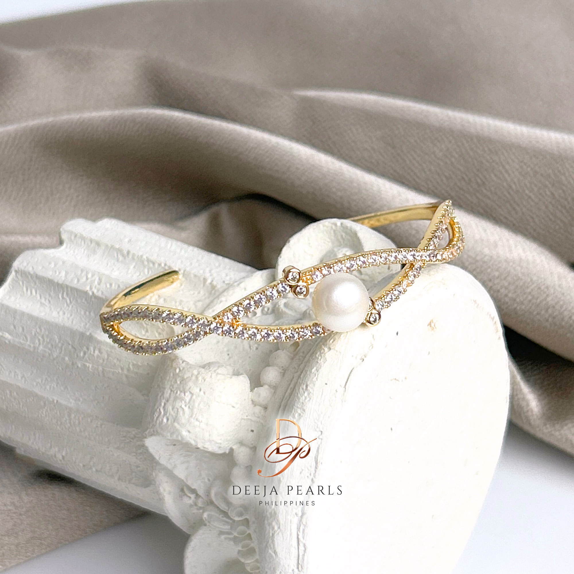 DPB132 • Freshwater Pearl Bracelet Bangle