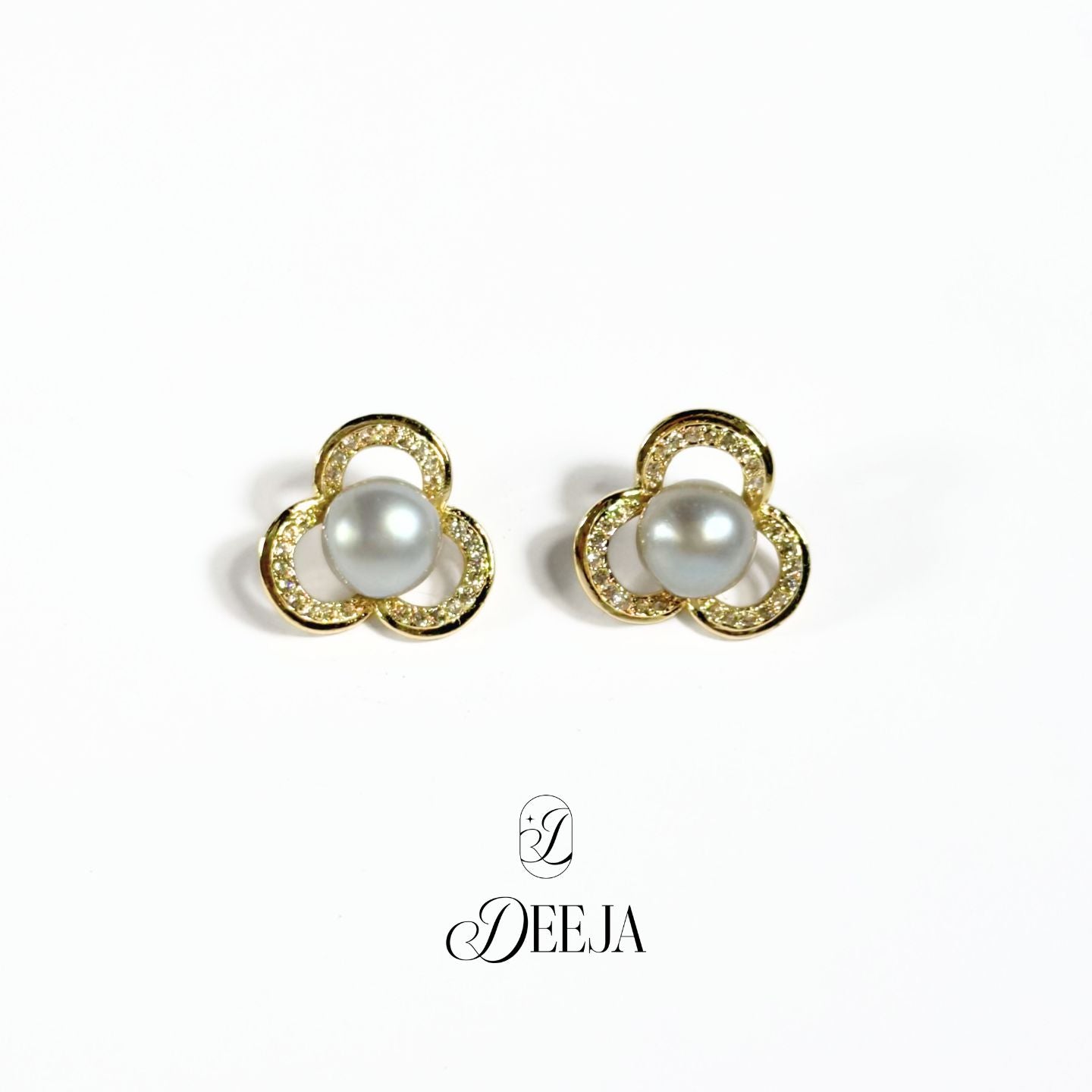 Freshwater Pearl Stud Earrings • FWE22