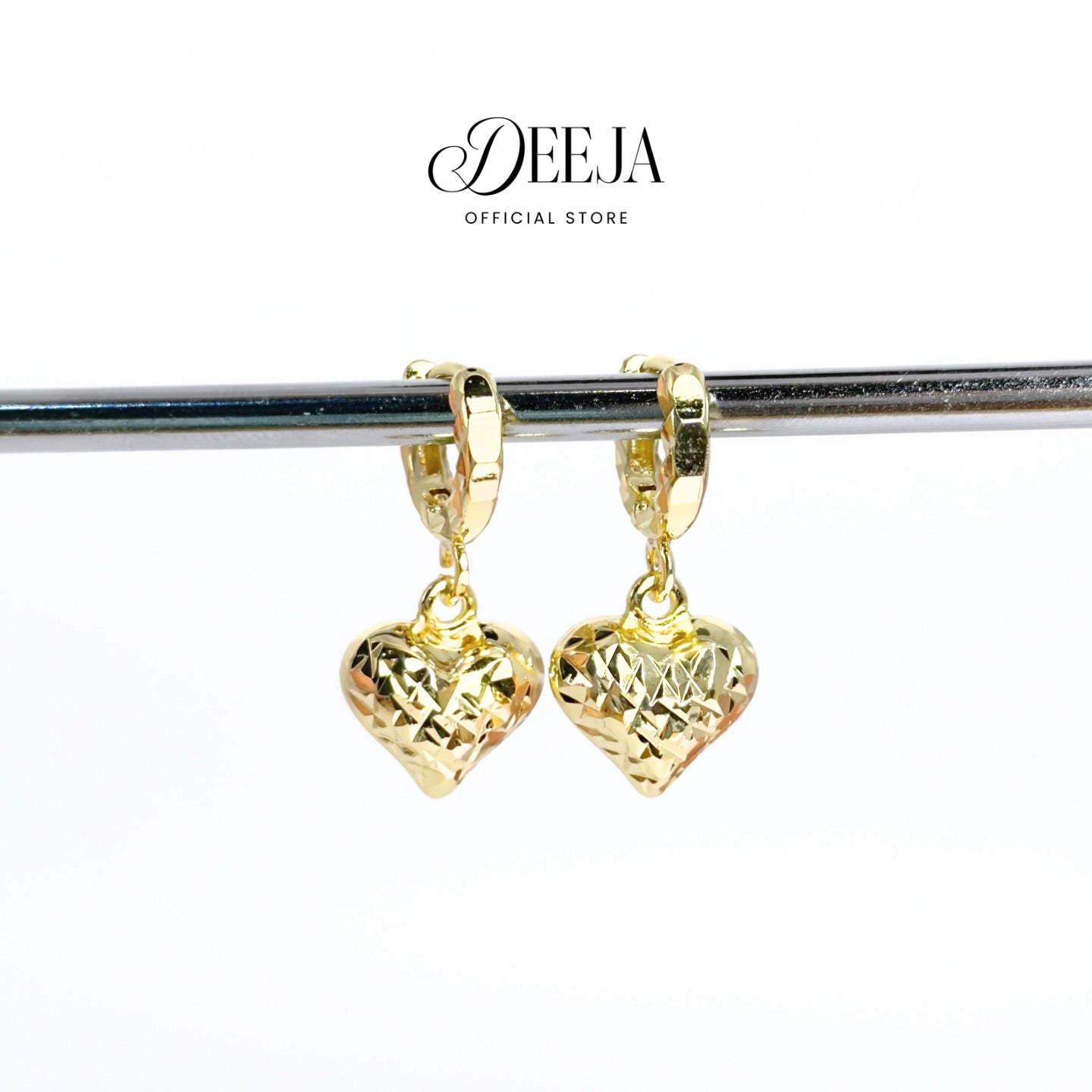 Deeja • Chunky Heart Diamond-cut Clip Earrings 18K Gold Coated XN10750