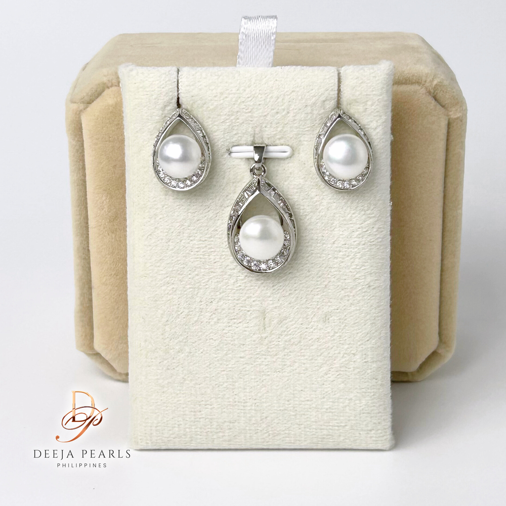 DPS112 • Freshwater Pearl Earrings and Necklace with Chain