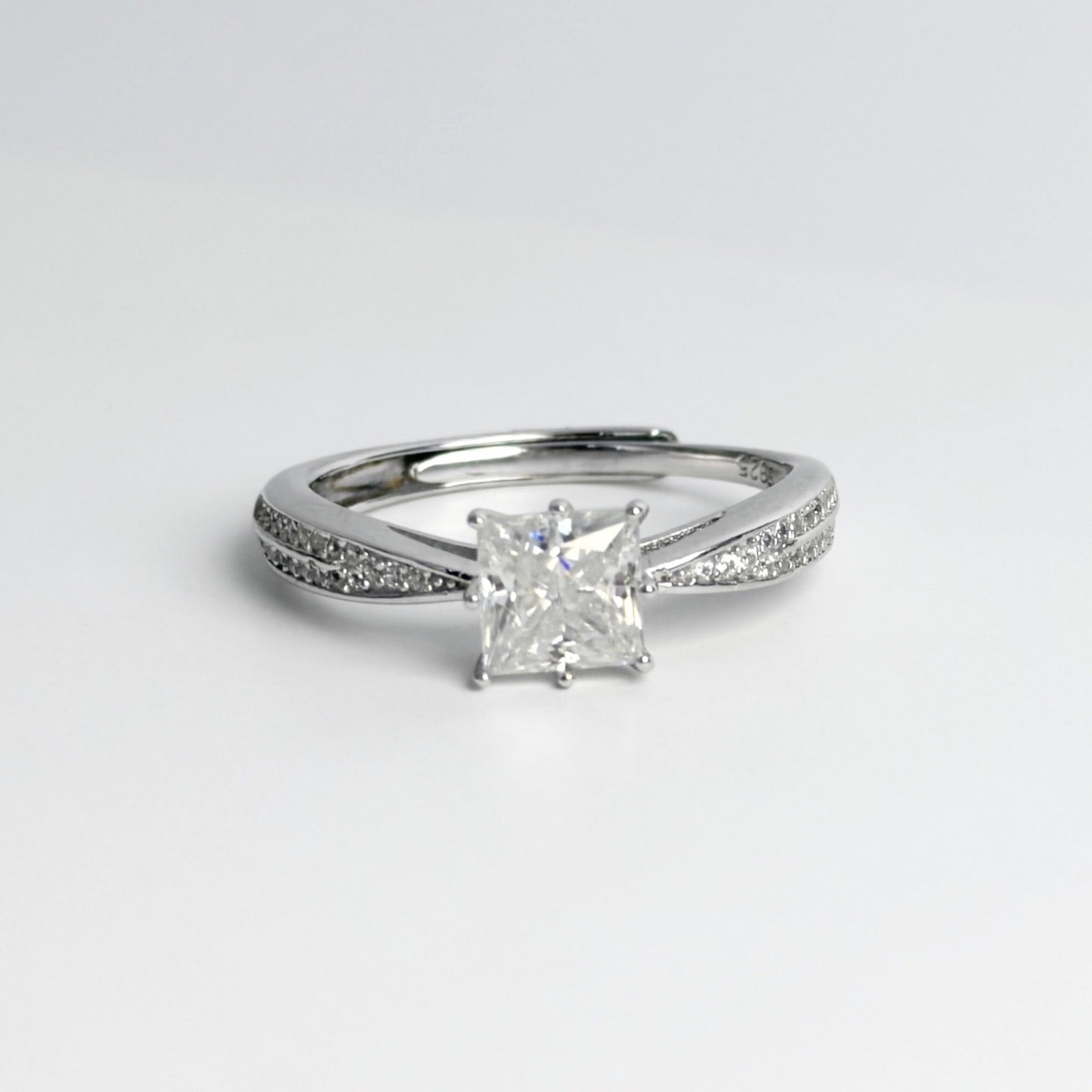 Moissanite 1ct Princess Cut Solitaire Ring