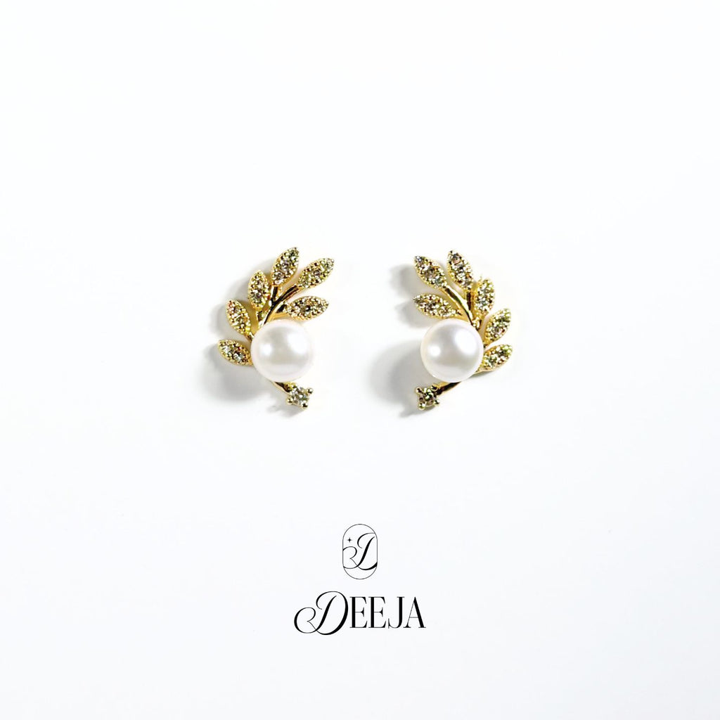 Freshwater Pearl Stud Earrings • FWE32