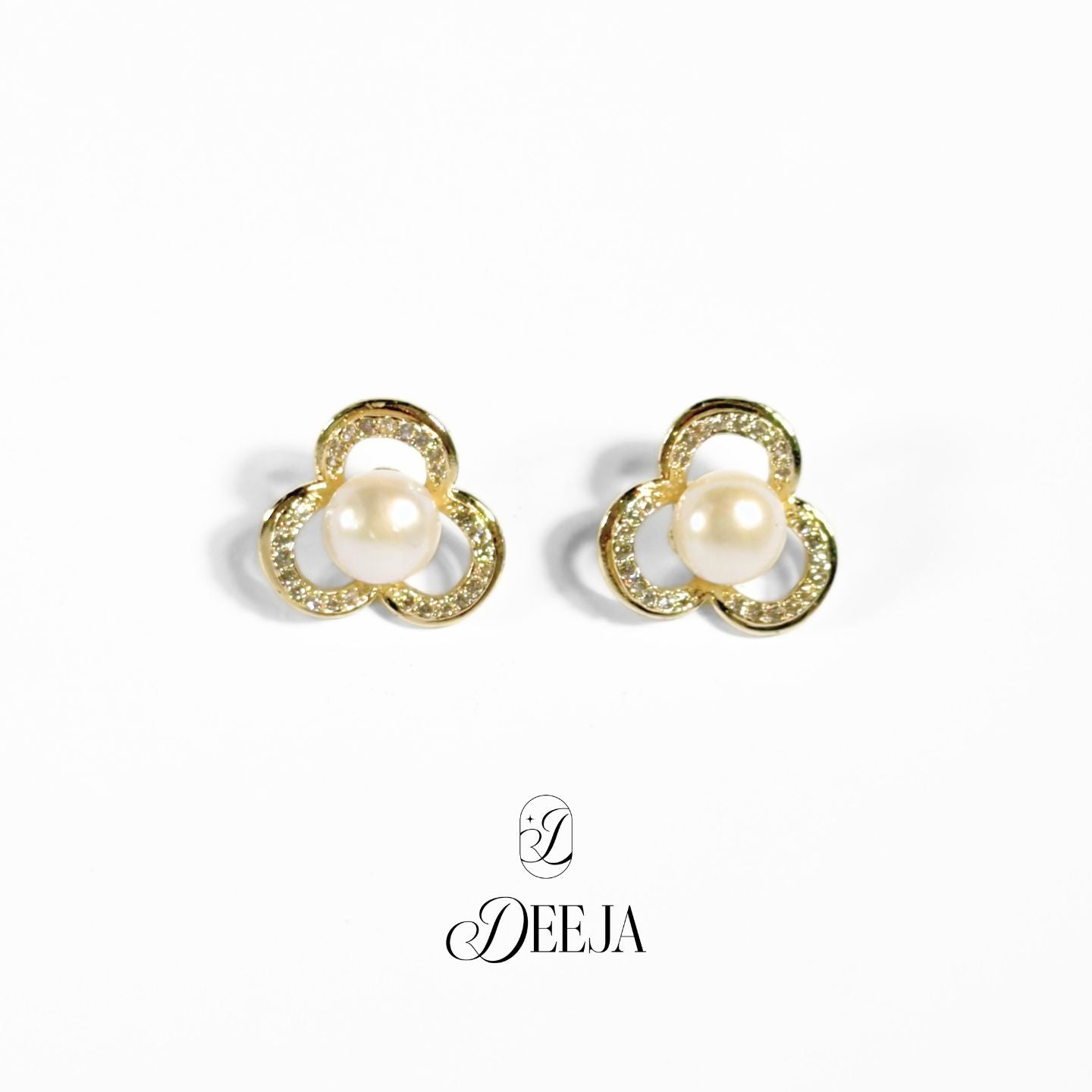 Freshwater Pearl Stud Earrings • FWE22