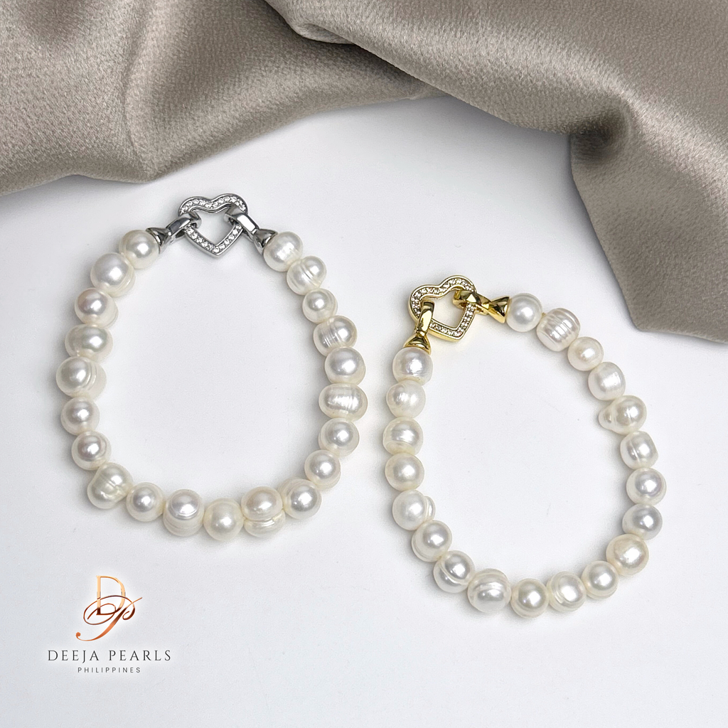 DPB109 • Freshwater Pearl Bracelet in Heart Pendant Lock