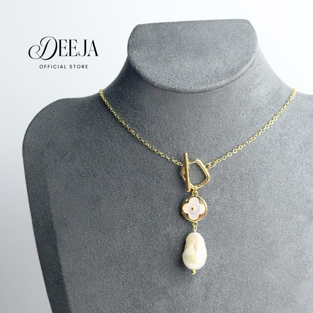Deeja • Clover Baroque Toggle Pendant Necklace FPN10120