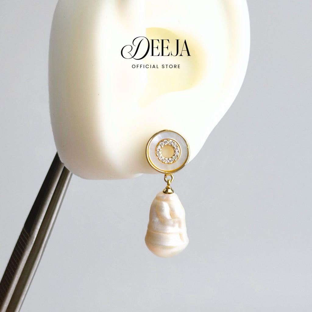 Deeja • Baroque Dangling Earrings Freshwater Pearl FPE10150