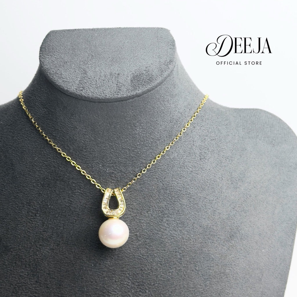 Deeja • Edison Pearl Horseshoe Pendant Necklace FPN10220
